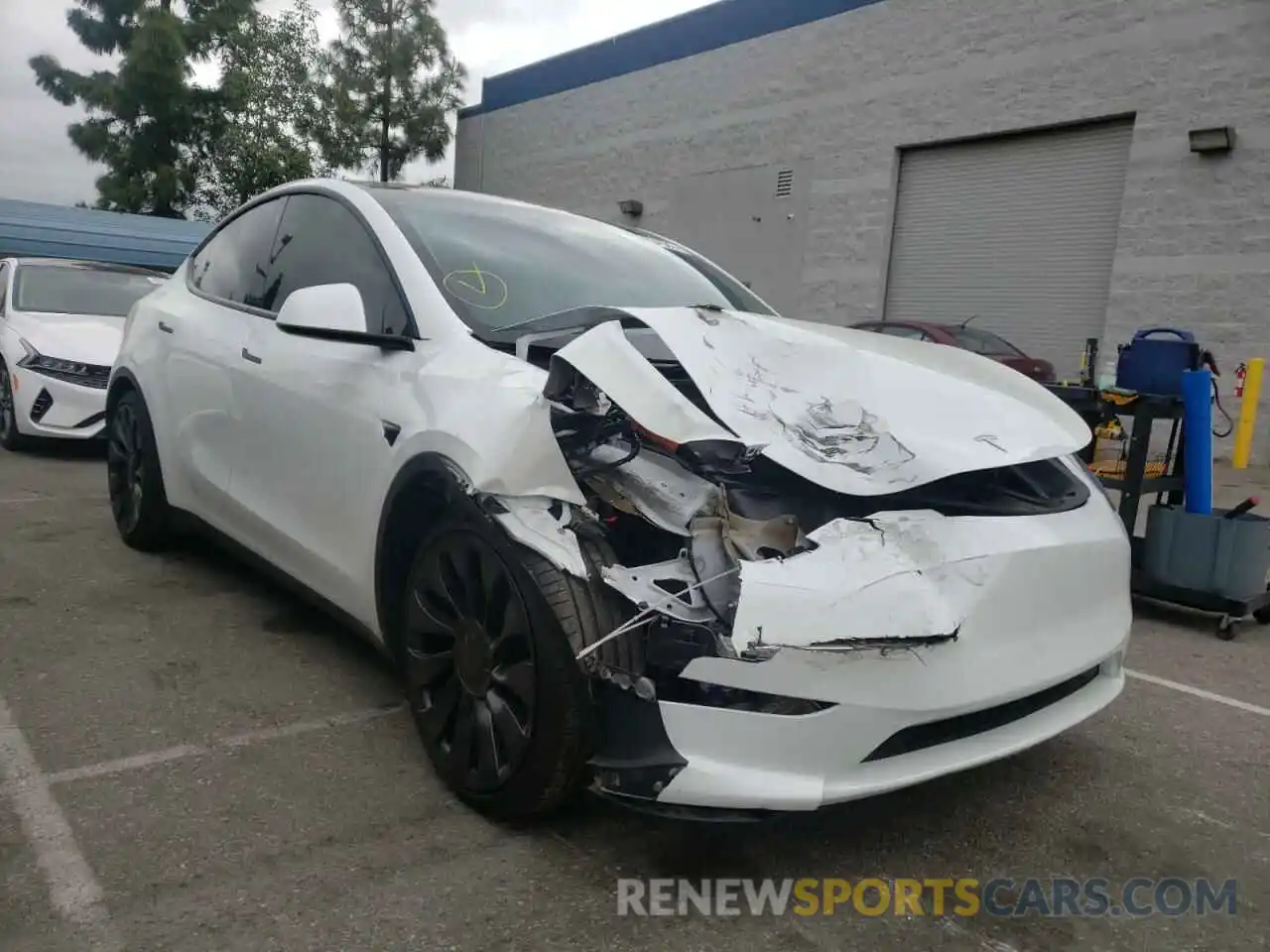 1 Photograph of a damaged car 5YJYGDEF4MF173417 TESLA MODEL Y 2021