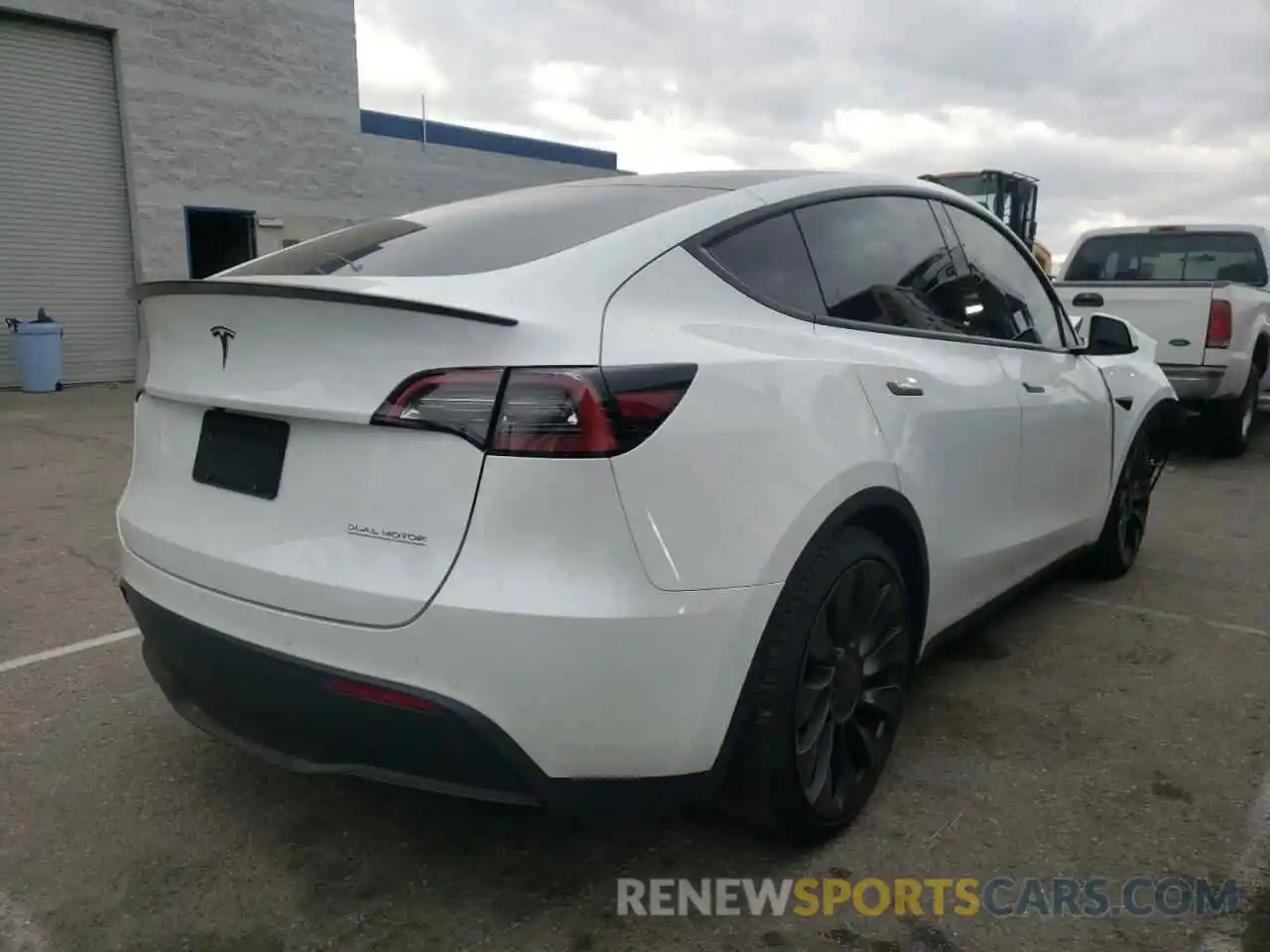 4 Photograph of a damaged car 5YJYGDEF4MF173417 TESLA MODEL Y 2021