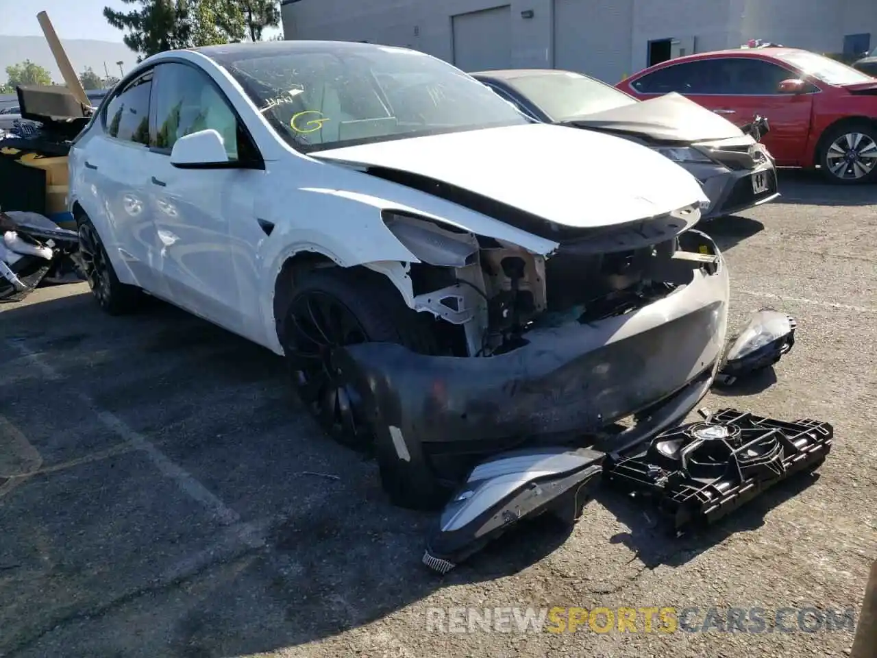 1 Photograph of a damaged car 5YJYGDEF4MF267331 TESLA MODEL Y 2021