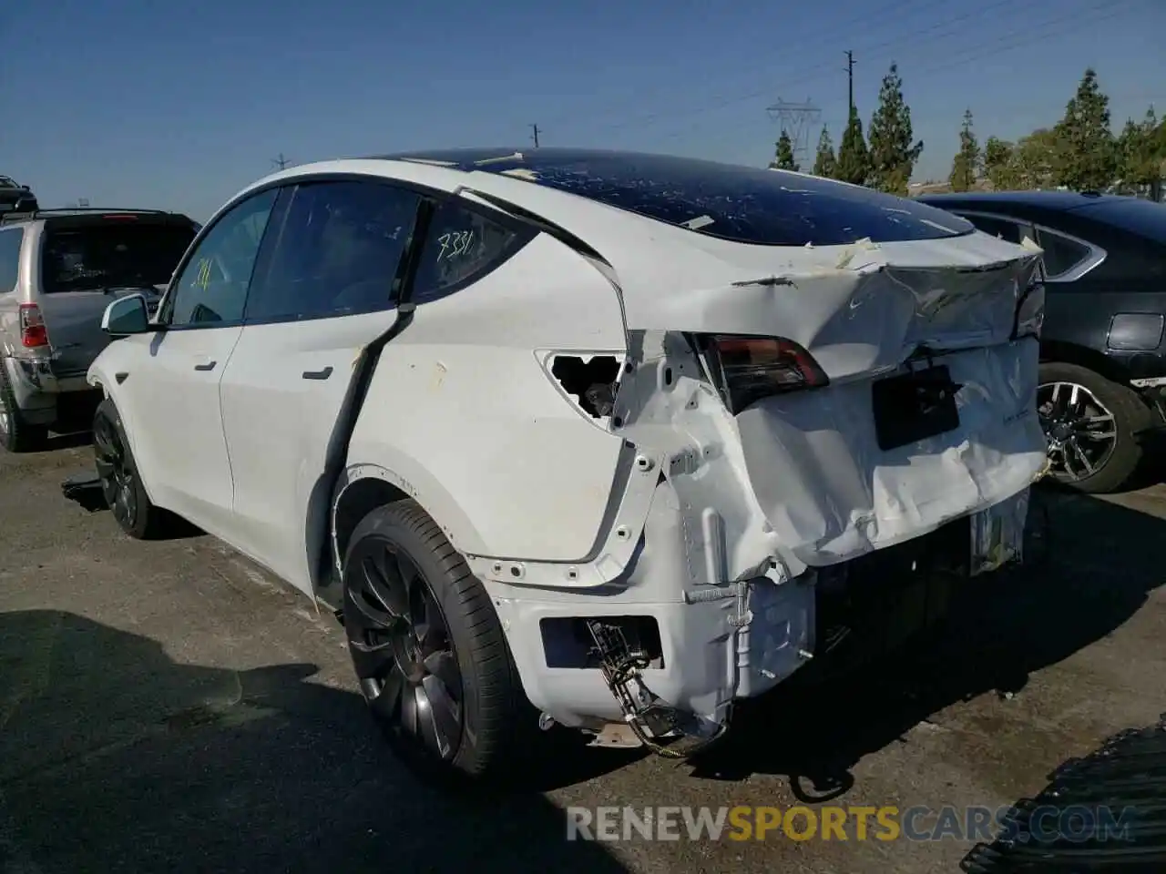 3 Photograph of a damaged car 5YJYGDEF4MF267331 TESLA MODEL Y 2021