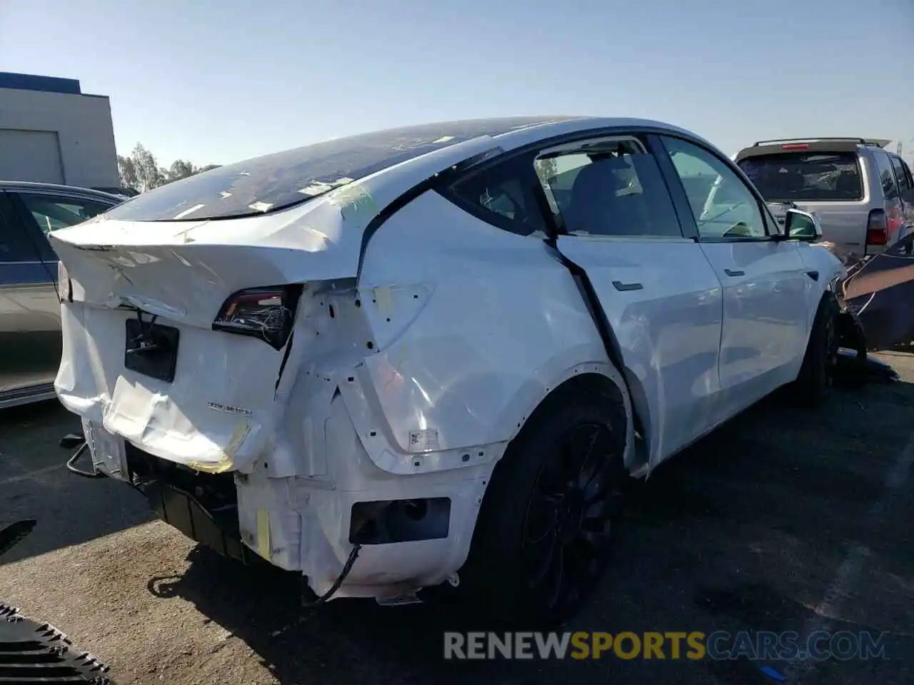 4 Photograph of a damaged car 5YJYGDEF4MF267331 TESLA MODEL Y 2021