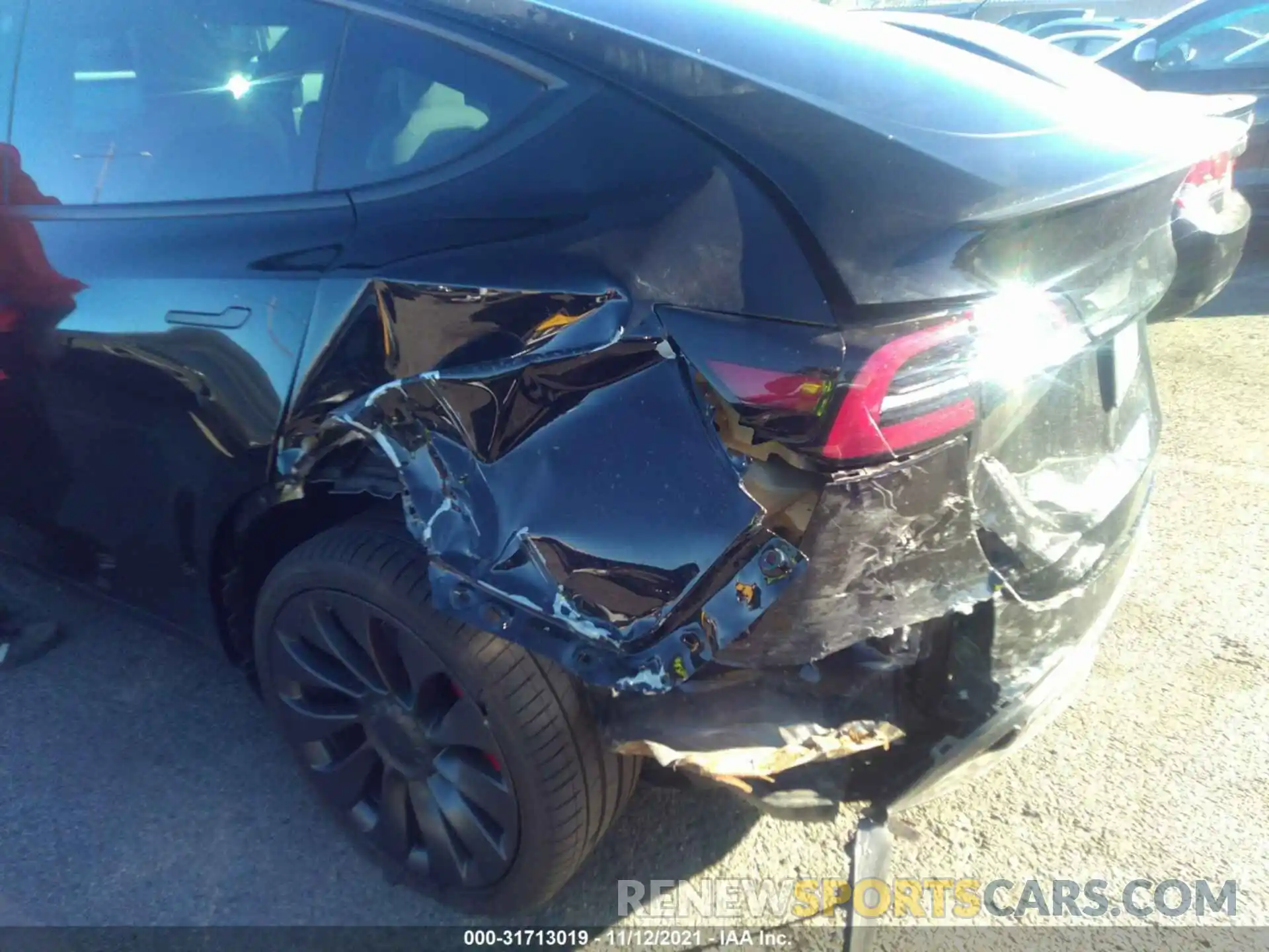 6 Photograph of a damaged car 5YJYGDEF4MF269760 TESLA MODEL Y 2021