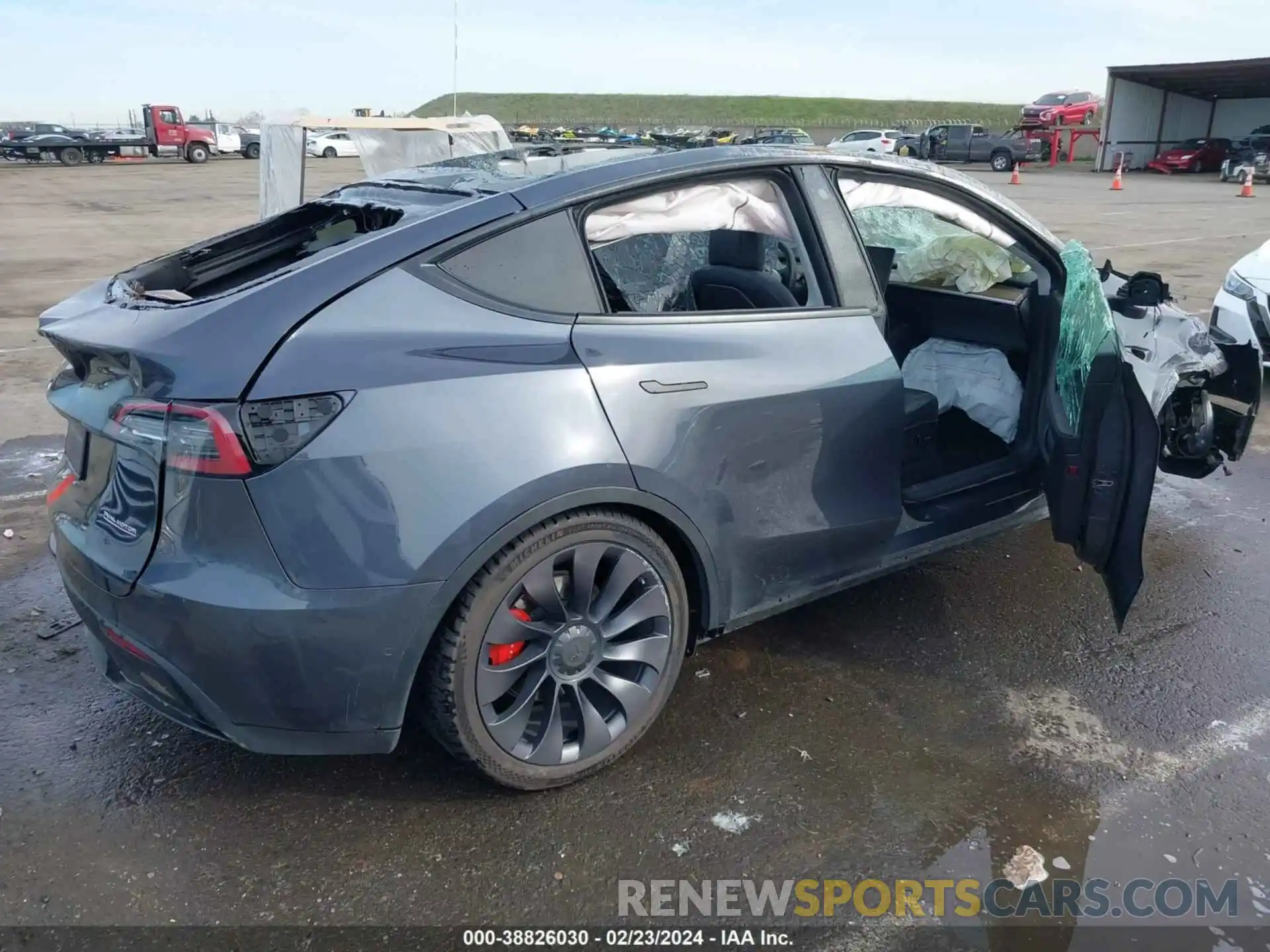 4 Photograph of a damaged car 5YJYGDEF4MF277745 TESLA MODEL Y 2021