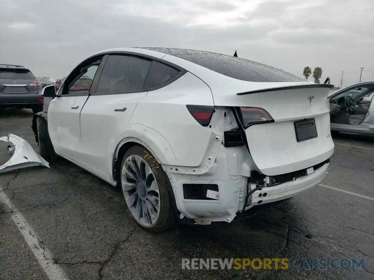 3 Photograph of a damaged car 5YJYGDEF4MF278118 TESLA MODEL Y 2021