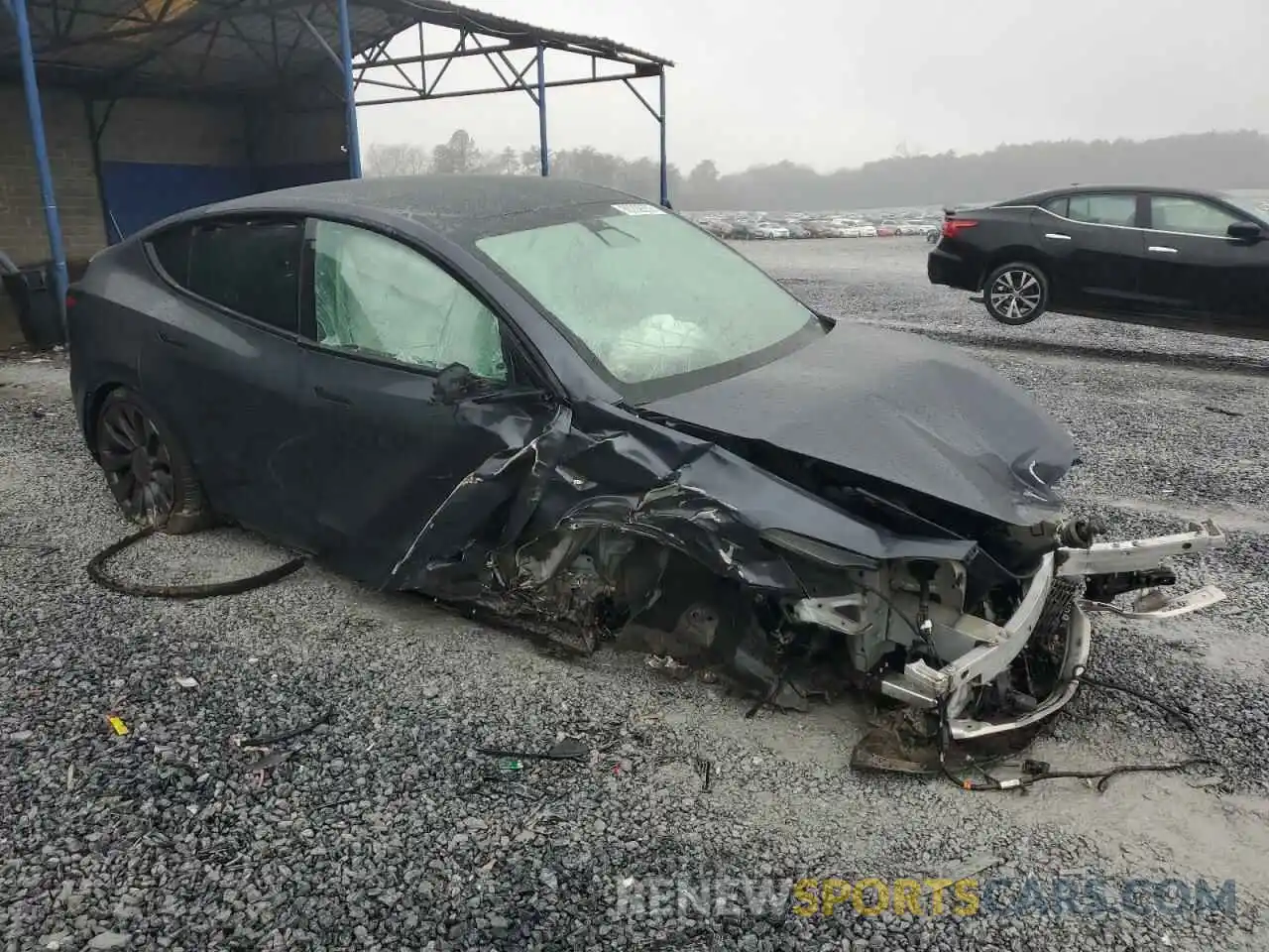 4 Photograph of a damaged car 5YJYGDEF4MF301414 TESLA MODEL Y 2021