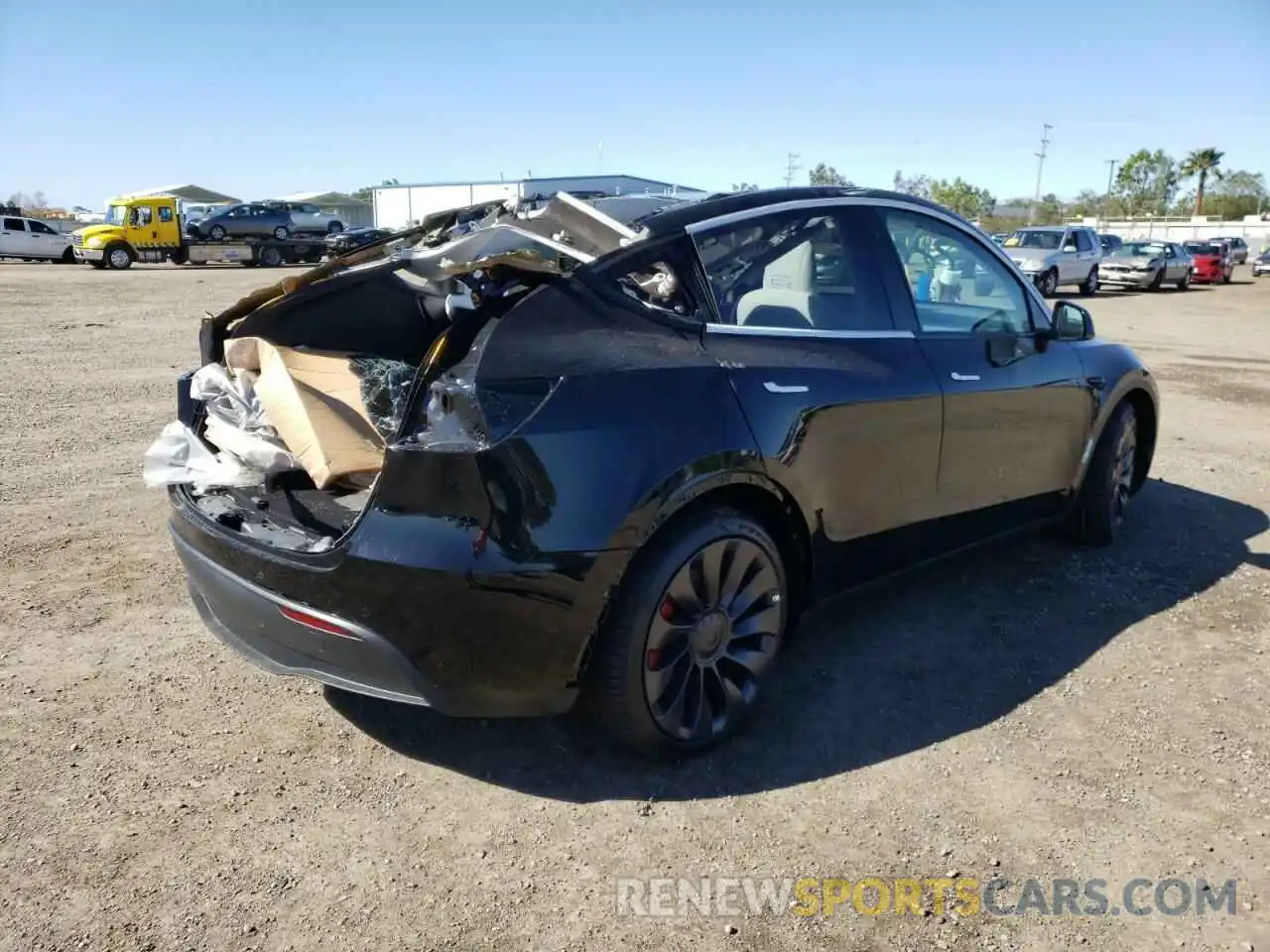 4 Photograph of a damaged car 5YJYGDEF4MF303924 TESLA MODEL Y 2021