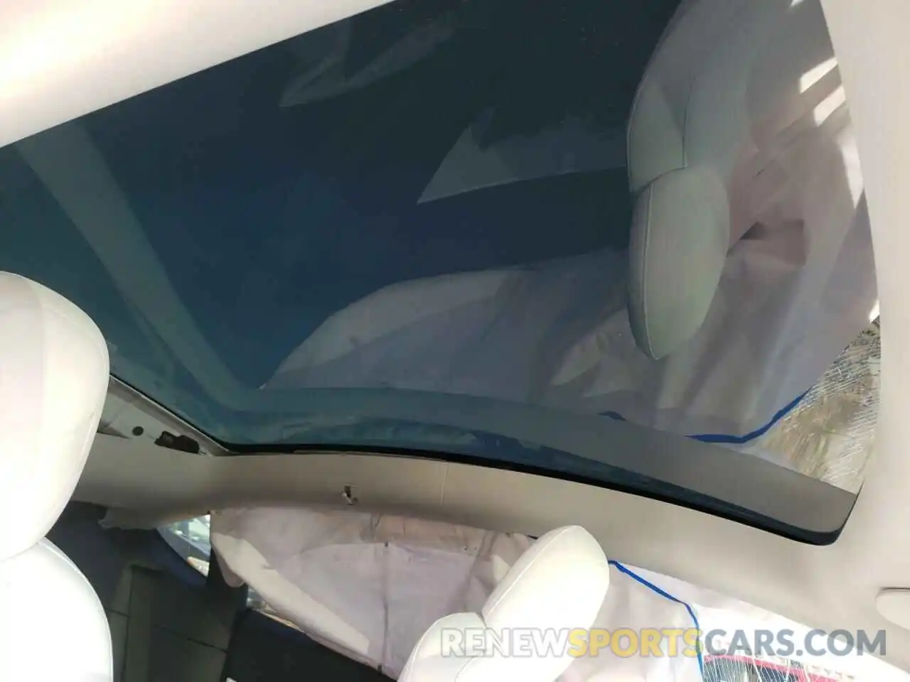 10 Photograph of a damaged car 5YJYGDEF5MF079109 TESLA MODEL Y 2021