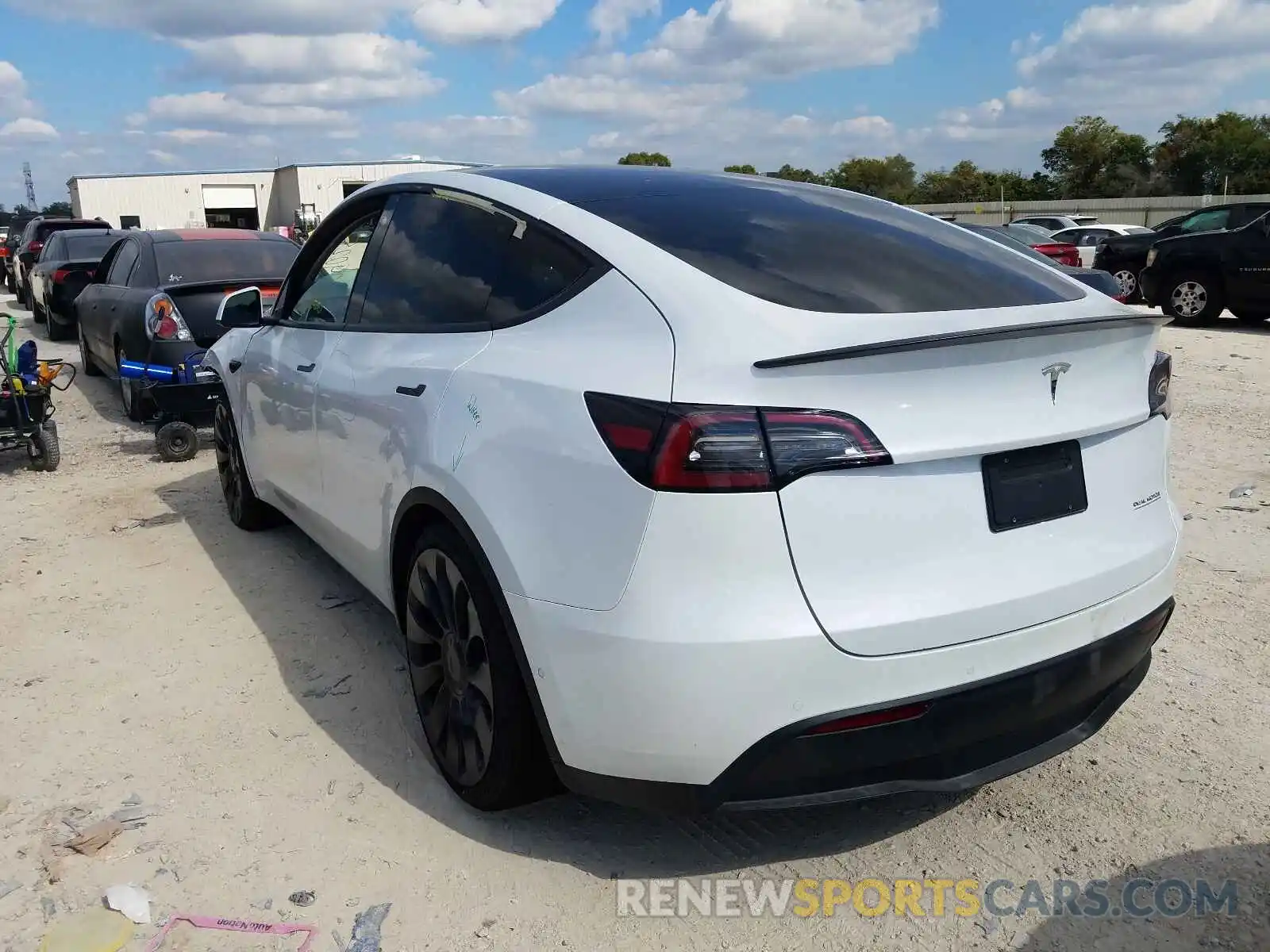 3 Photograph of a damaged car 5YJYGDEF5MF240252 TESLA MODEL Y 2021