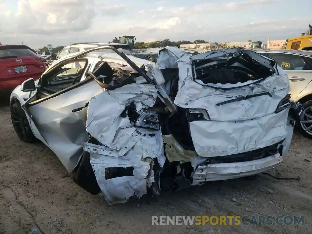 3 Photograph of a damaged car 5YJYGDEF5MF250229 TESLA MODEL Y 2021