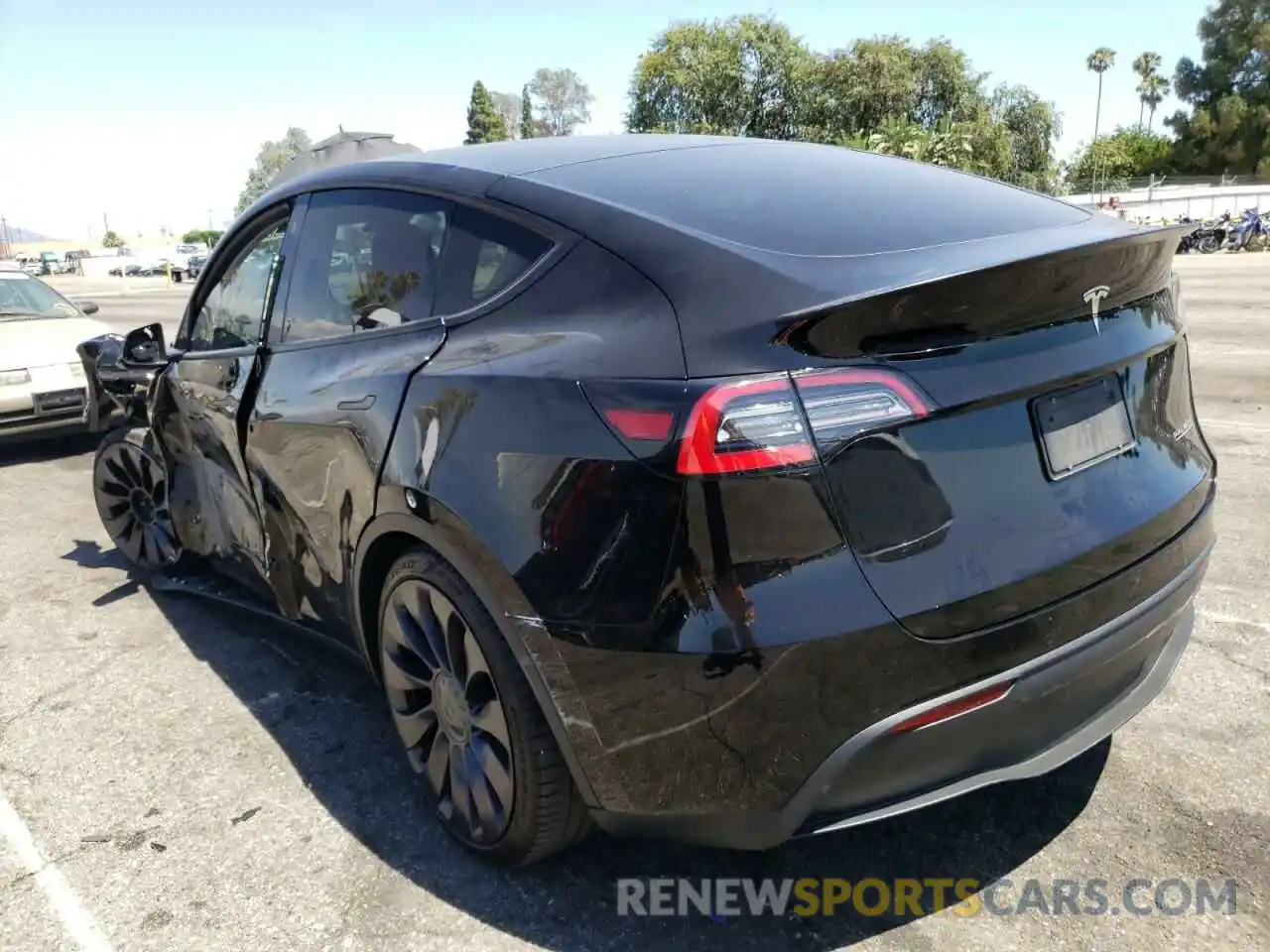 3 Photograph of a damaged car 5YJYGDEF6MF070192 TESLA MODEL Y 2021