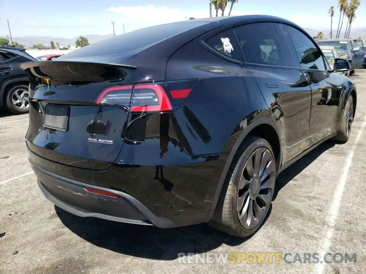 4 Photograph of a damaged car 5YJYGDEF6MF070192 TESLA MODEL Y 2021