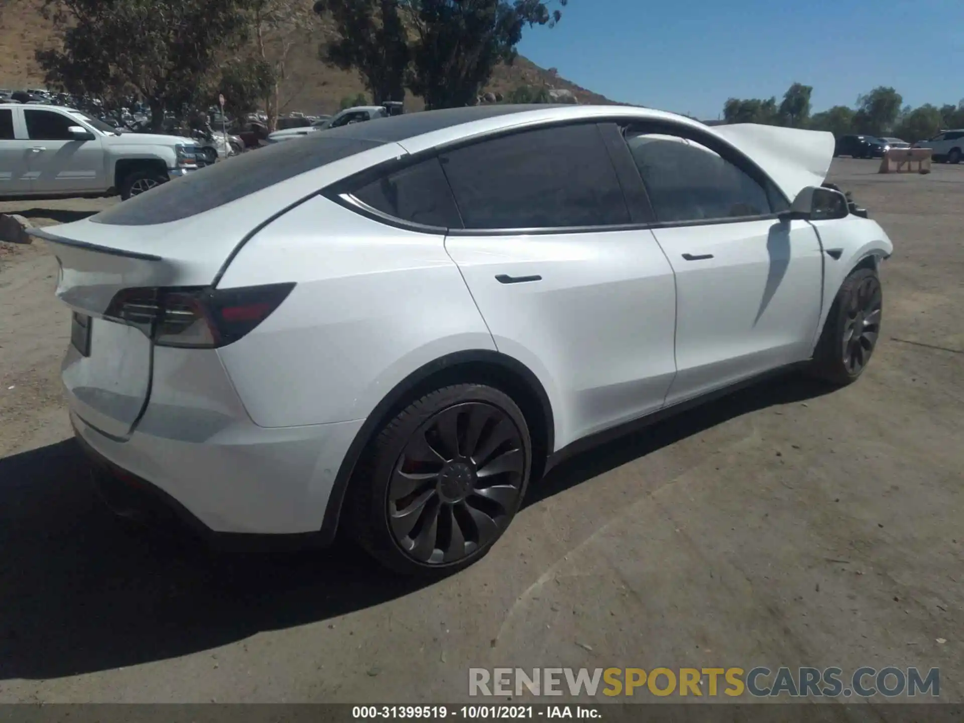 4 Photograph of a damaged car 5YJYGDEF6MF211682 TESLA MODEL Y 2021