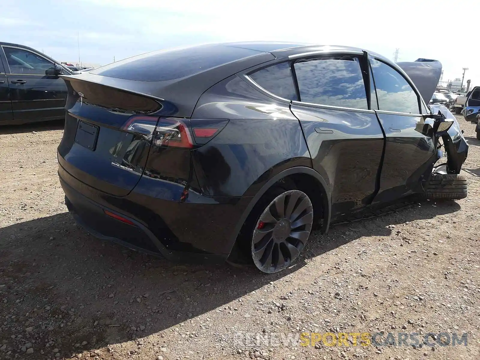 4 Фотография поврежденного автомобиля 5YJYGDEF6MF215571 TESLA MODEL Y 2021