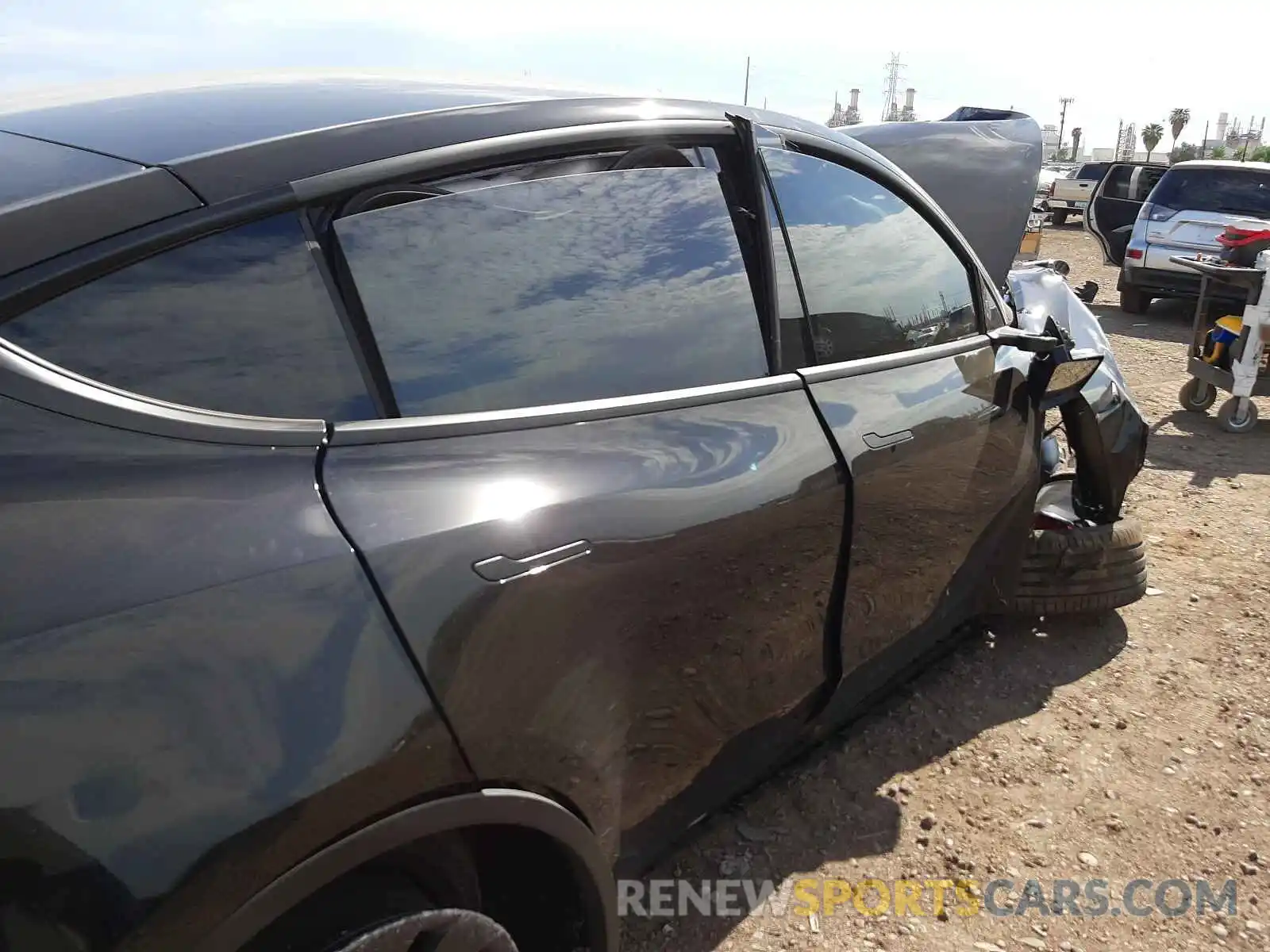 6 Photograph of a damaged car 5YJYGDEF6MF215571 TESLA MODEL Y 2021