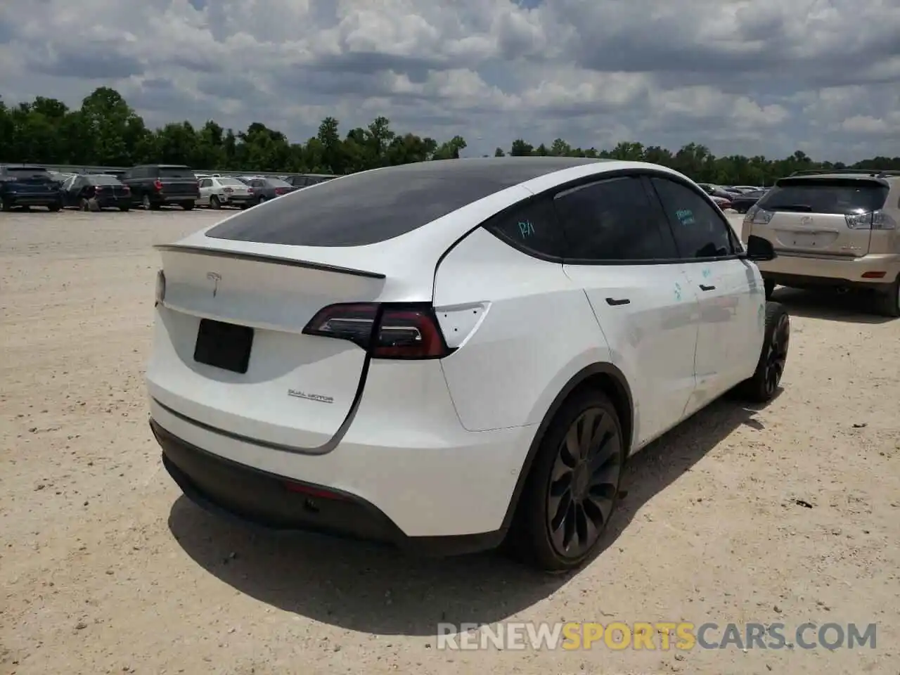 4 Photograph of a damaged car 5YJYGDEF6MF266696 TESLA MODEL Y 2021