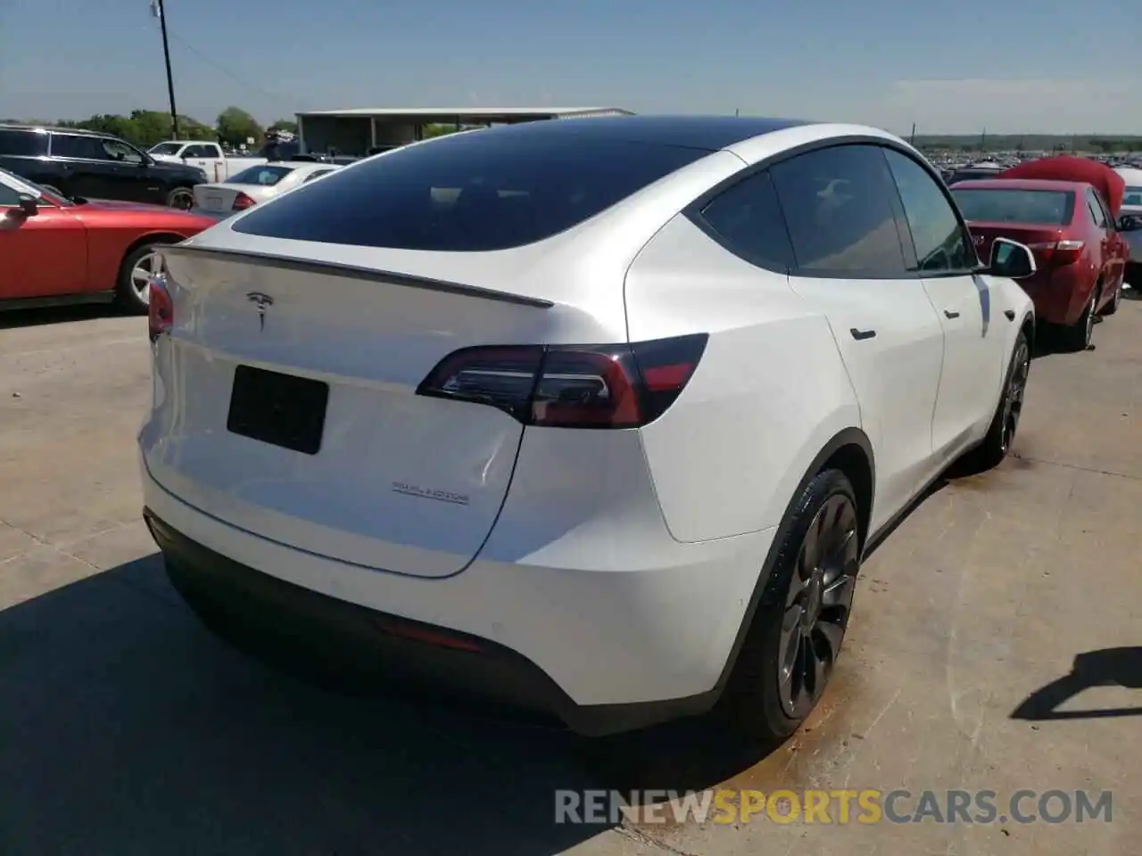 4 Photograph of a damaged car 5YJYGDEF6MF268447 TESLA MODEL Y 2021