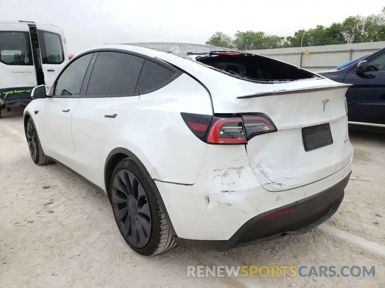 3 Photograph of a damaged car 5YJYGDEF7MF073120 TESLA MODEL Y 2021