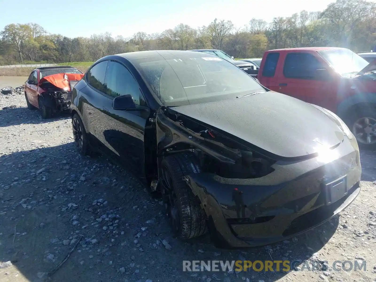 1 Photograph of a damaged car 5YJYGDEF7MF083985 TESLA MODEL Y 2021