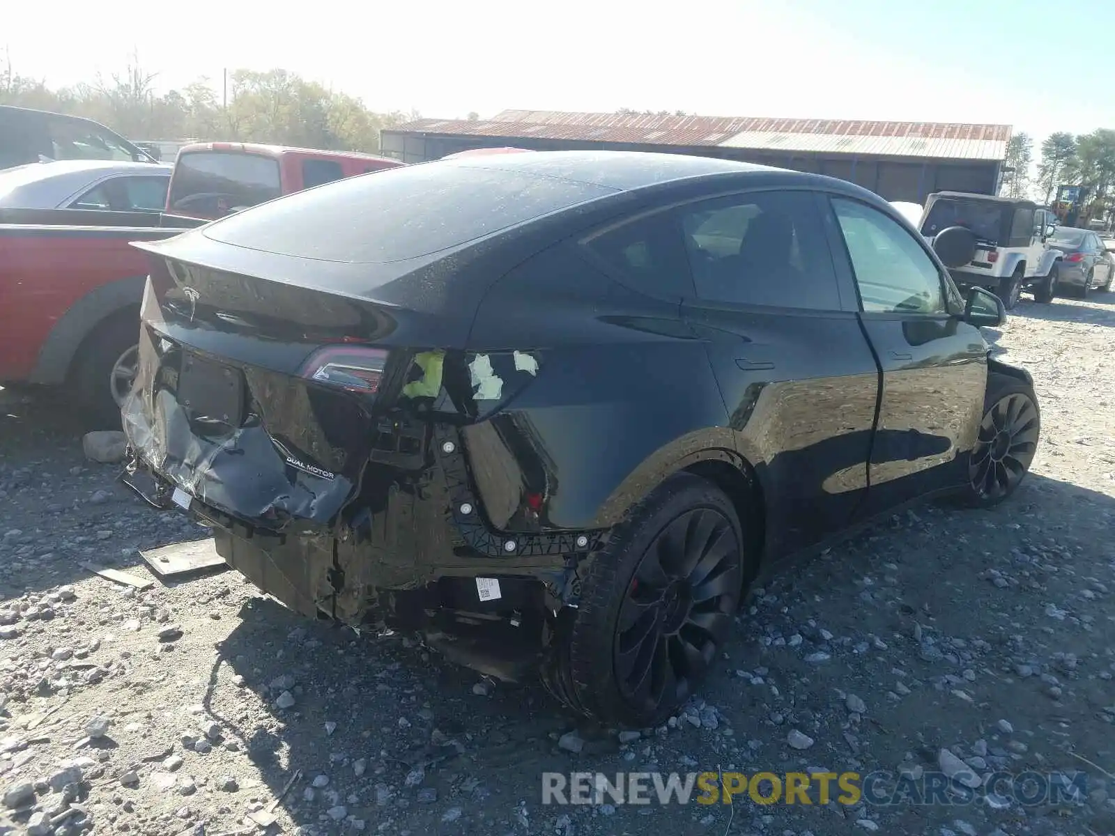 4 Photograph of a damaged car 5YJYGDEF7MF083985 TESLA MODEL Y 2021