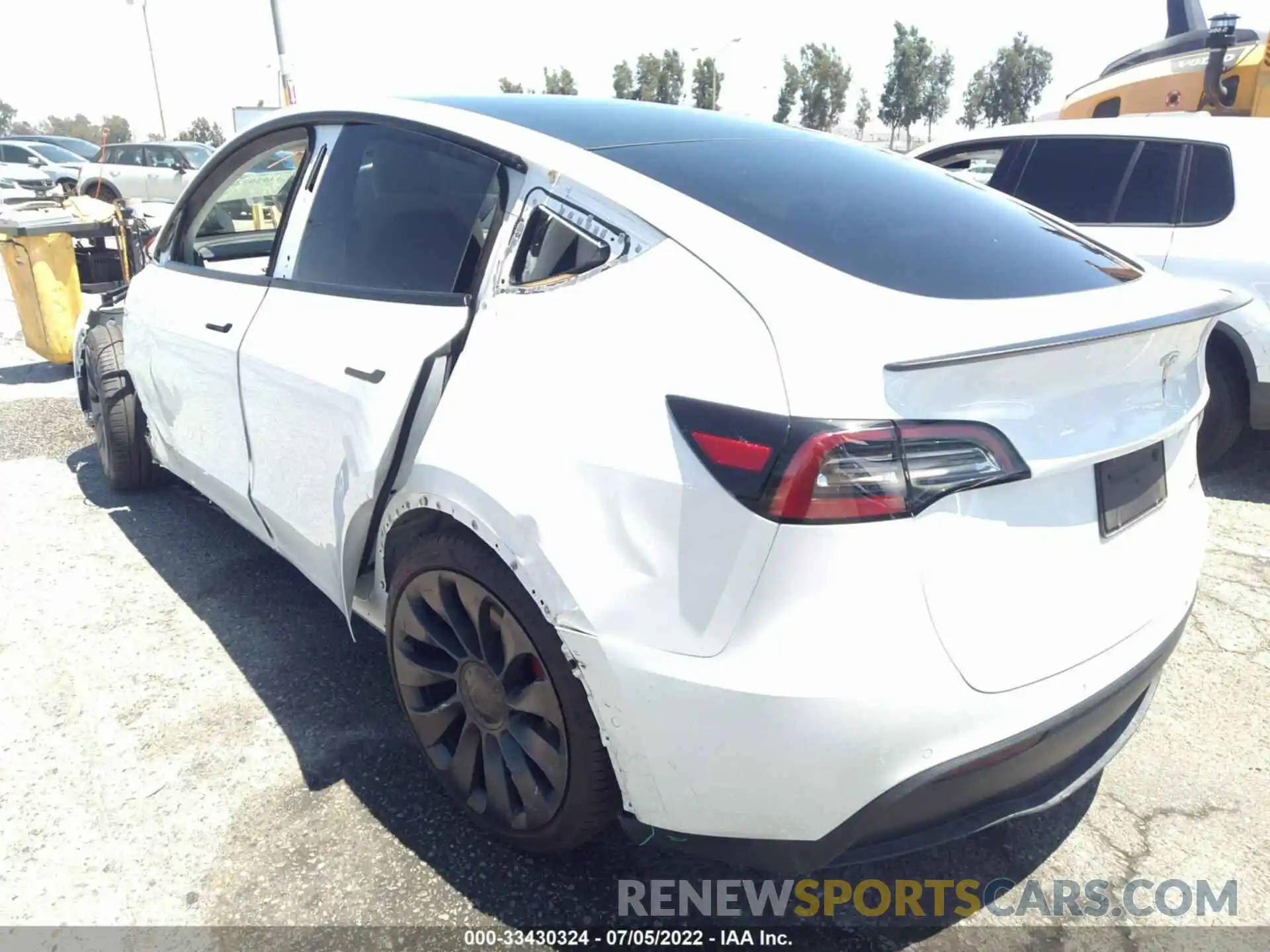 3 Photograph of a damaged car 5YJYGDEF7MF201940 TESLA MODEL Y 2021