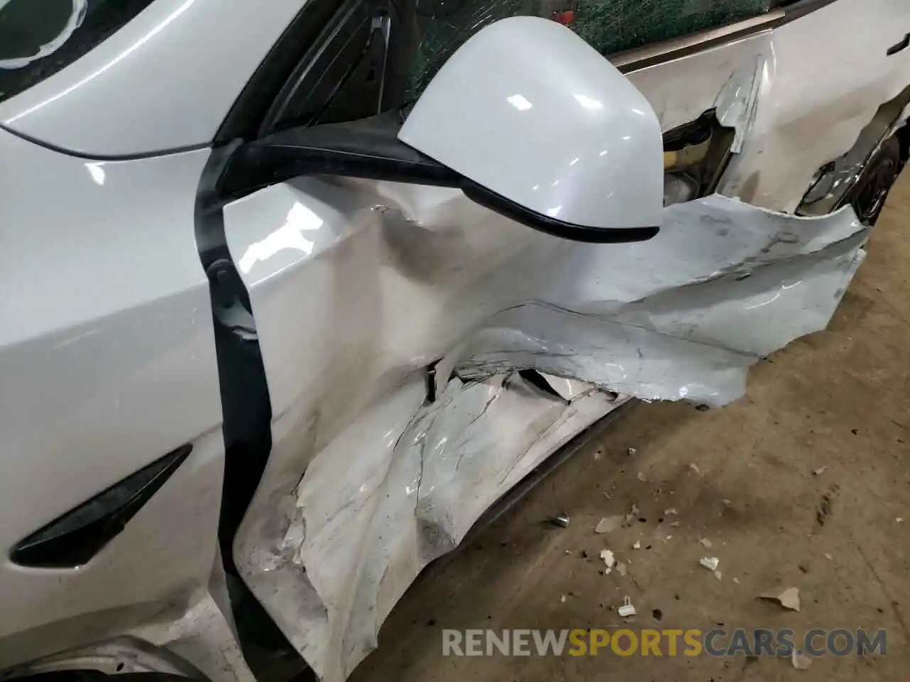 9 Photograph of a damaged car 5YJYGDEF7MF295110 TESLA MODEL Y 2021