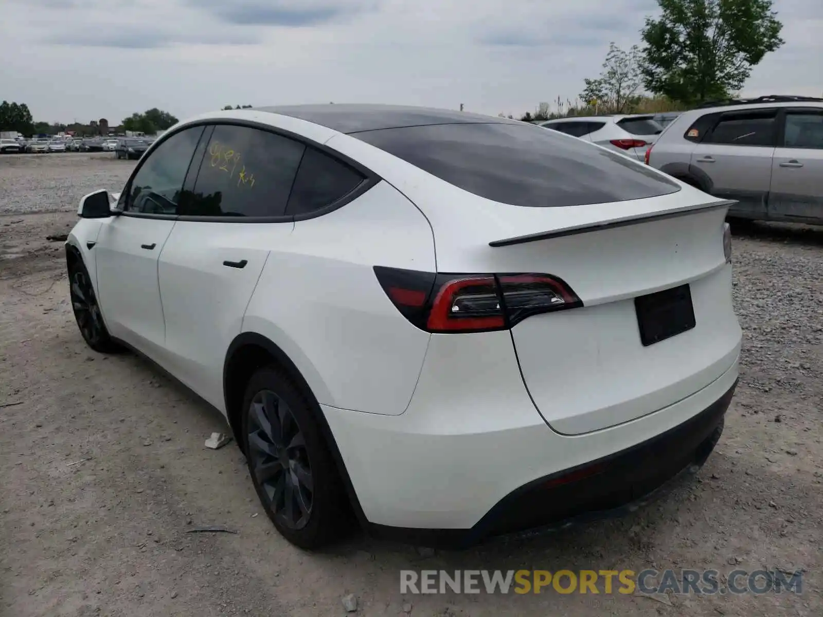 3 Photograph of a damaged car 5YJYGDEF8MF070260 TESLA MODEL Y 2021