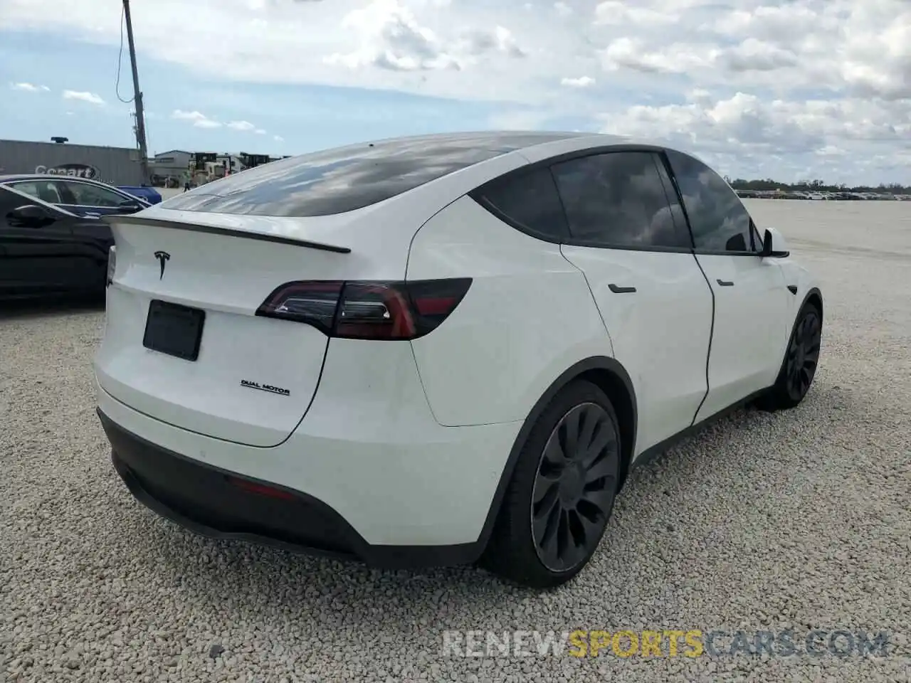 4 Photograph of a damaged car 5YJYGDEF8MF269308 TESLA MODEL Y 2021