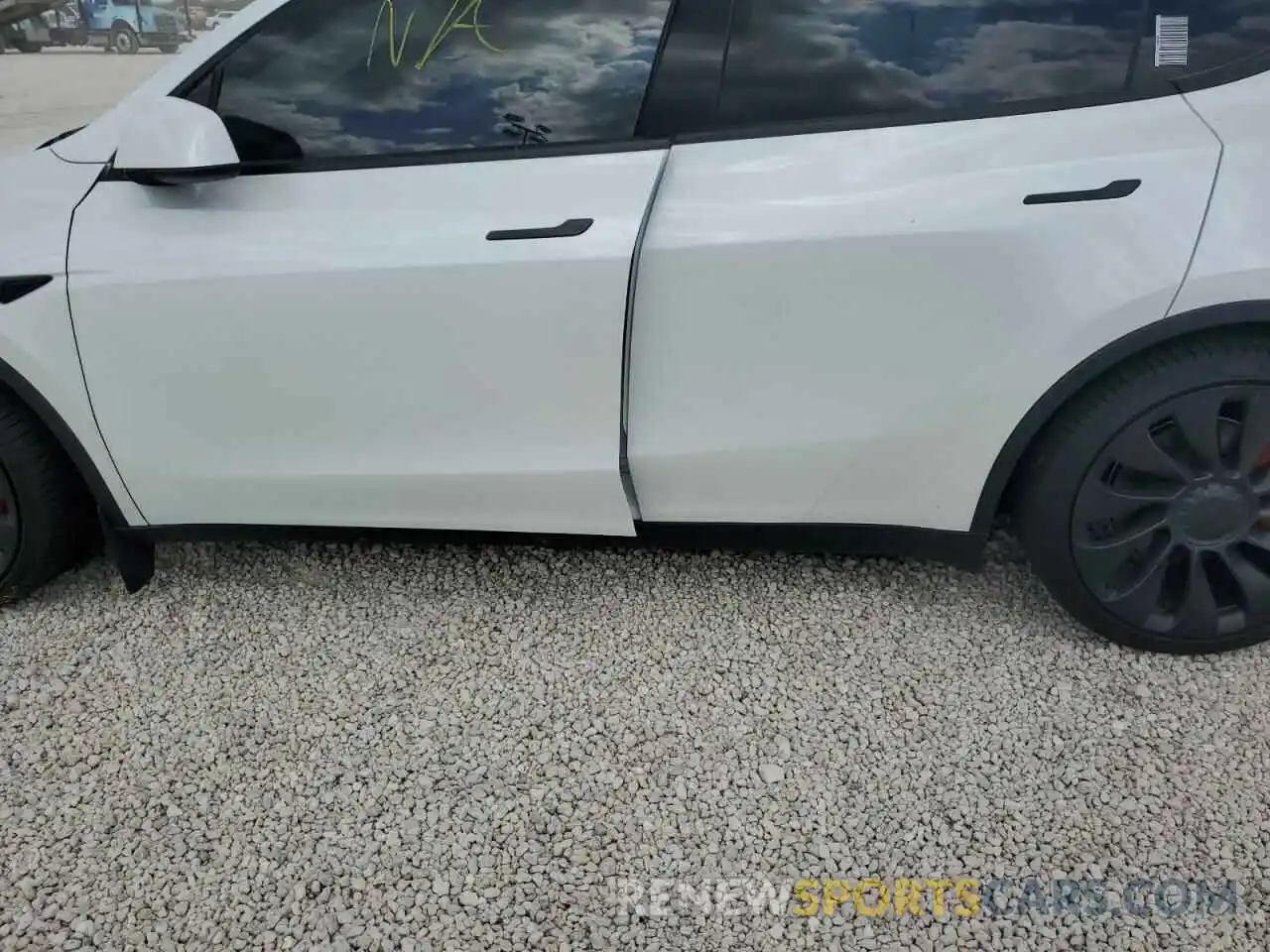 9 Photograph of a damaged car 5YJYGDEF8MF269308 TESLA MODEL Y 2021