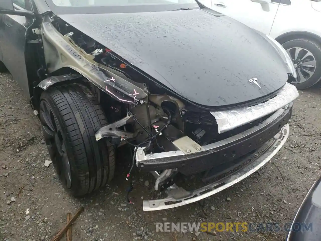 9 Photograph of a damaged car 5YJYGDEF8MF269728 TESLA MODEL Y 2021