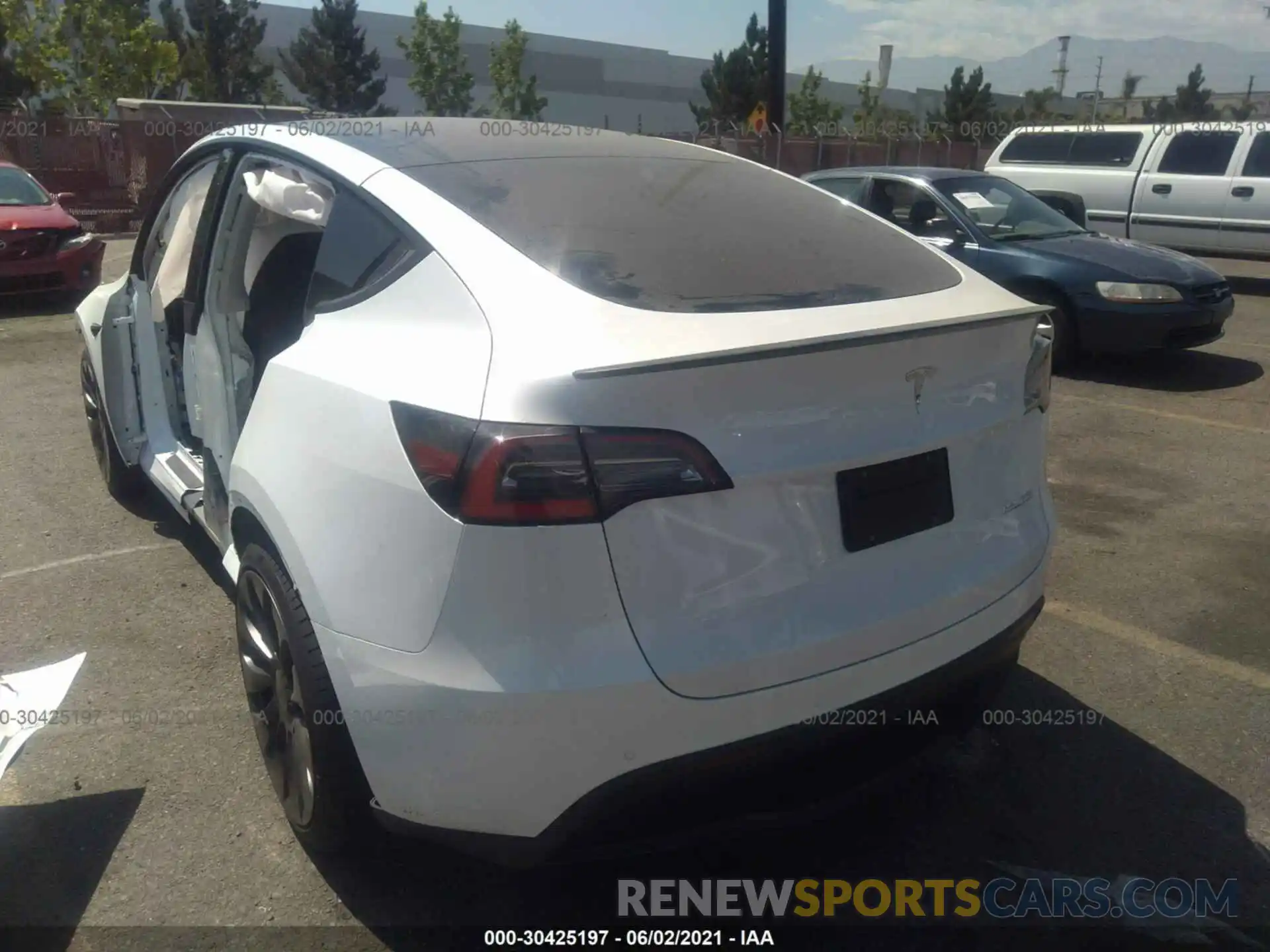 3 Photograph of a damaged car 5YJYGDEF9MF079100 TESLA MODEL Y 2021