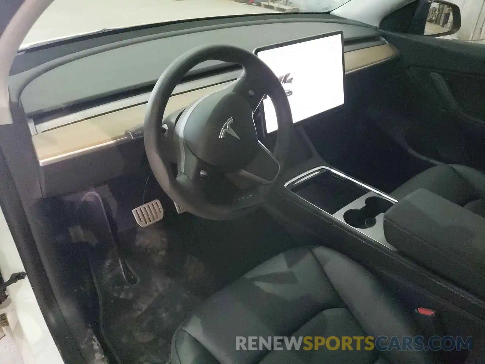 9 Photograph of a damaged car 5YJYGDEF9MF151185 TESLA MODEL Y 2021