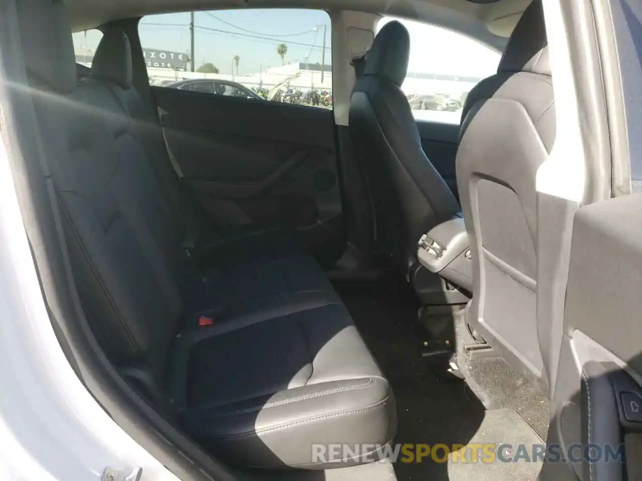 6 Photograph of a damaged car 5YJYGDEF9MF151221 TESLA MODEL Y 2021