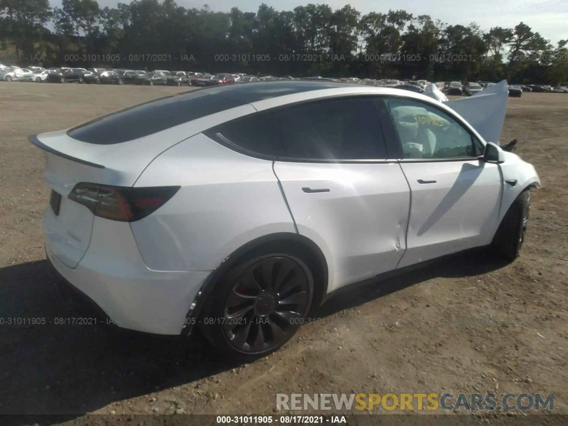 4 Photograph of a damaged car 5YJYGDEF9MF182761 TESLA MODEL Y 2021