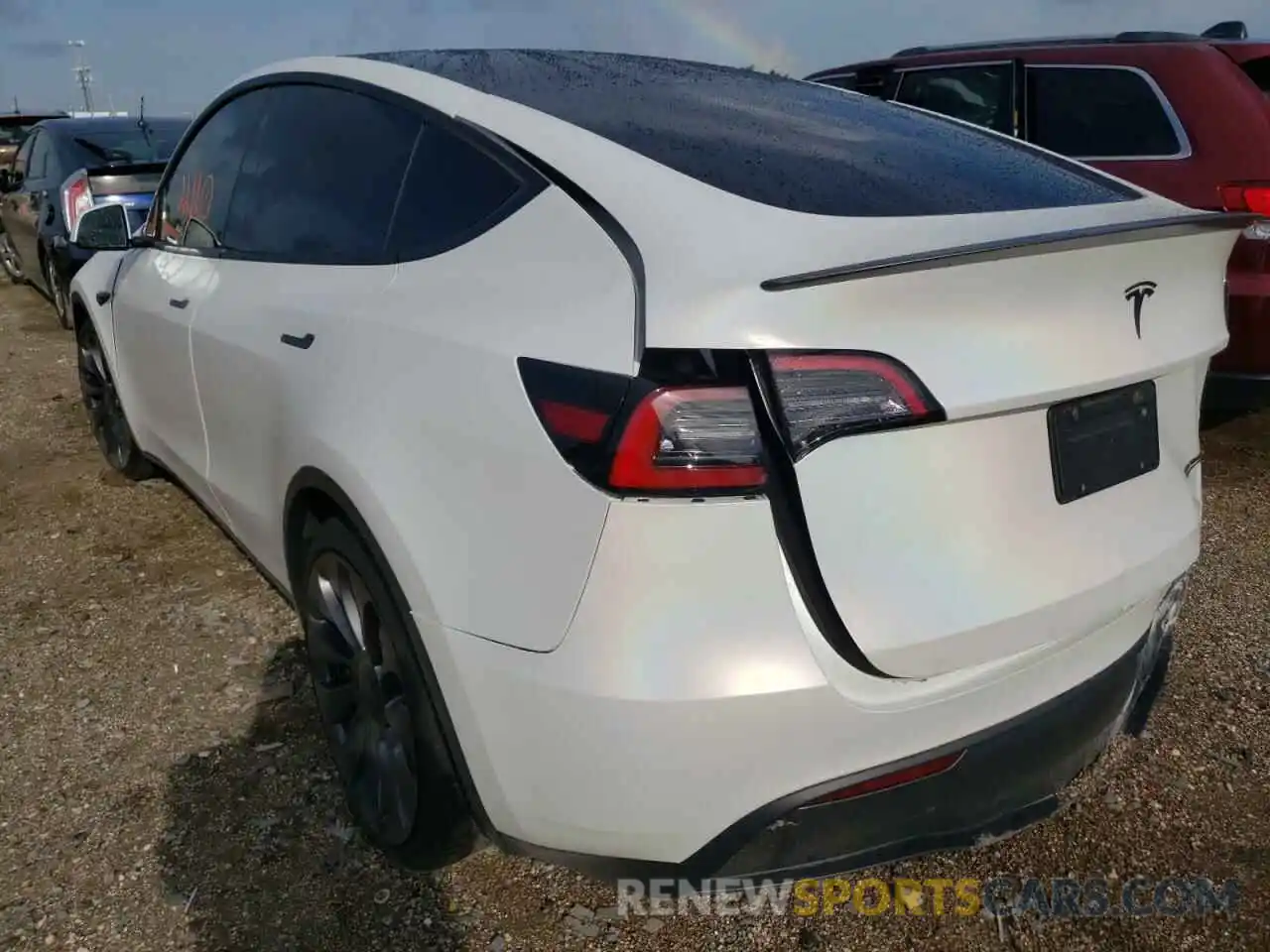 3 Photograph of a damaged car 5YJYGDEF9MF197065 TESLA MODEL Y 2021