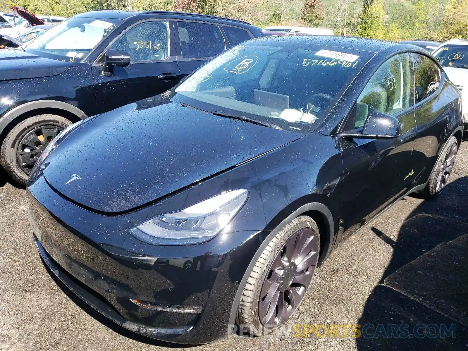 2 Photograph of a damaged car 5YJYGDEF9MF246197 TESLA MODEL Y 2021