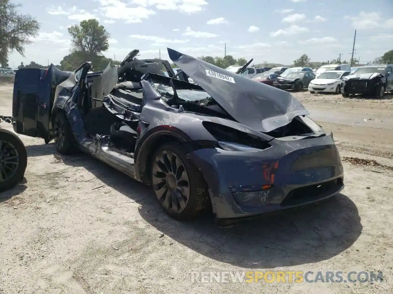 1 Photograph of a damaged car 5YJYGDEF9MF261038 TESLA MODEL Y 2021