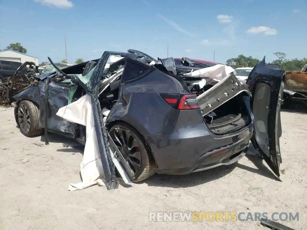 3 Photograph of a damaged car 5YJYGDEF9MF261038 TESLA MODEL Y 2021