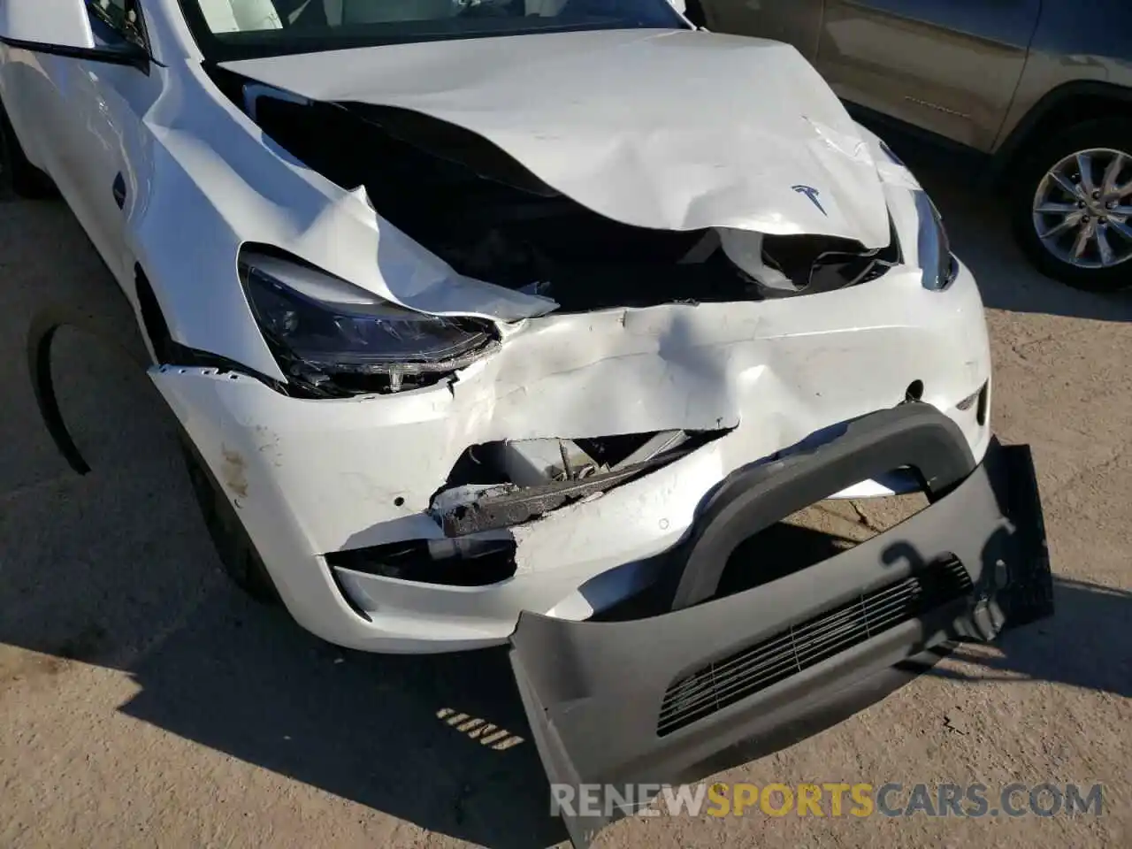 9 Photograph of a damaged car 5YJYGDEF9MF267339 TESLA MODEL Y 2021