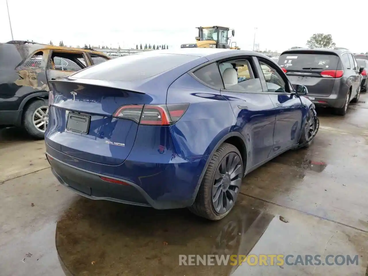 4 Photograph of a damaged car 5YJYGDEF9MF297912 TESLA MODEL Y 2021