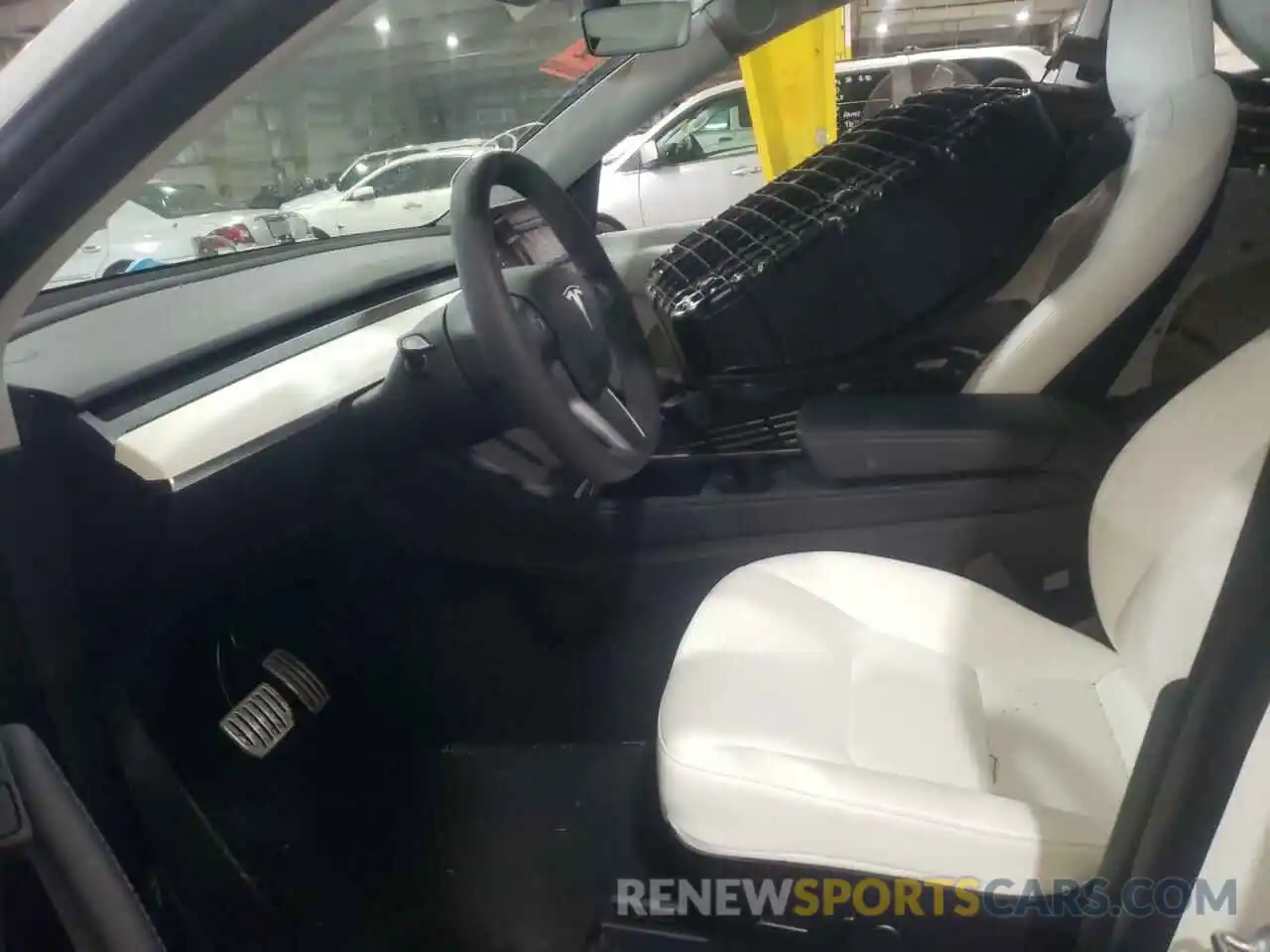 5 Photograph of a damaged car 5YJYGDEF9MF303398 TESLA MODEL Y 2021