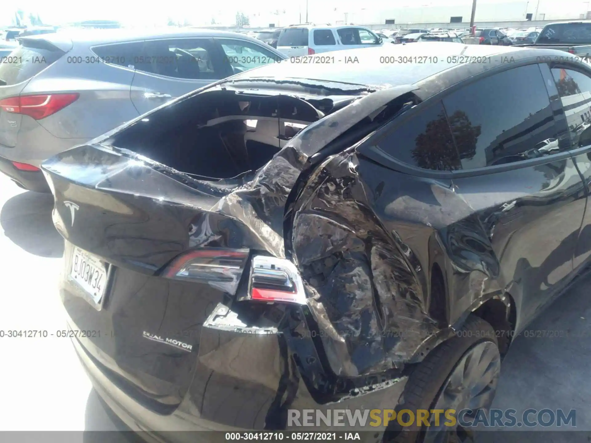 9 Photograph of a damaged car 5YJYGDEFXMF079400 TESLA MODEL Y 2021