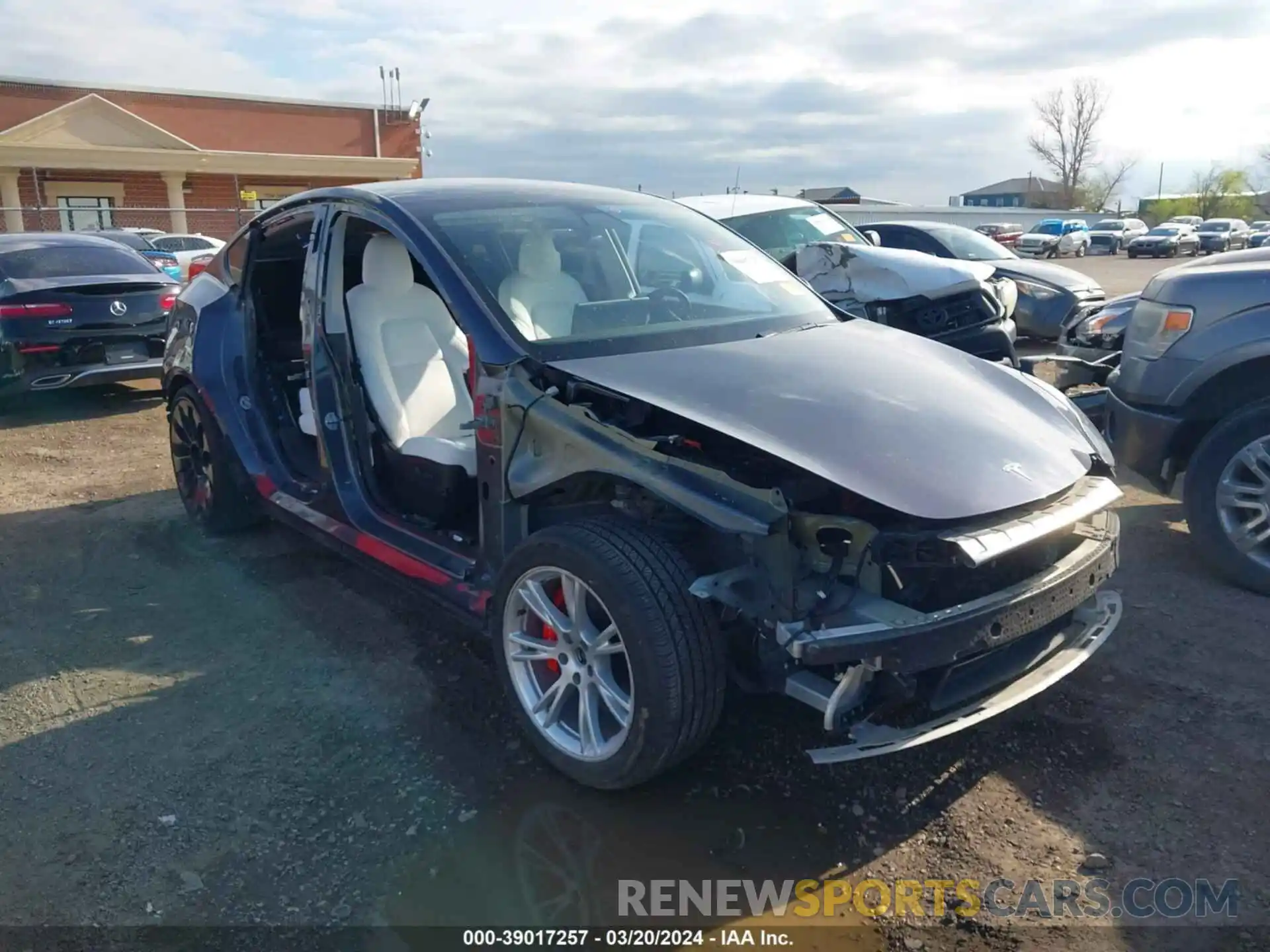 1 Photograph of a damaged car 5YJYGDEFXMF081437 TESLA MODEL Y 2021