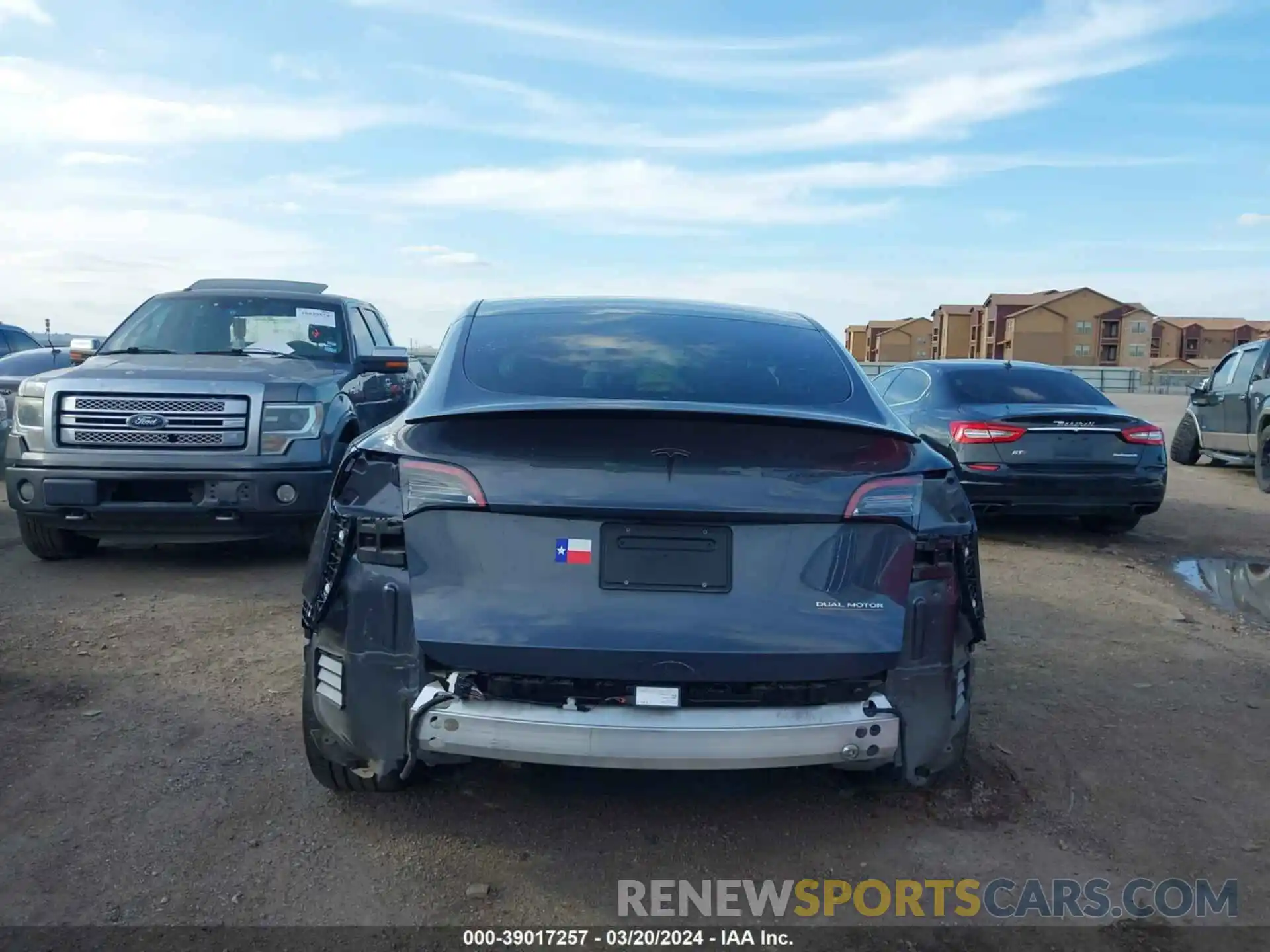 19 Photograph of a damaged car 5YJYGDEFXMF081437 TESLA MODEL Y 2021