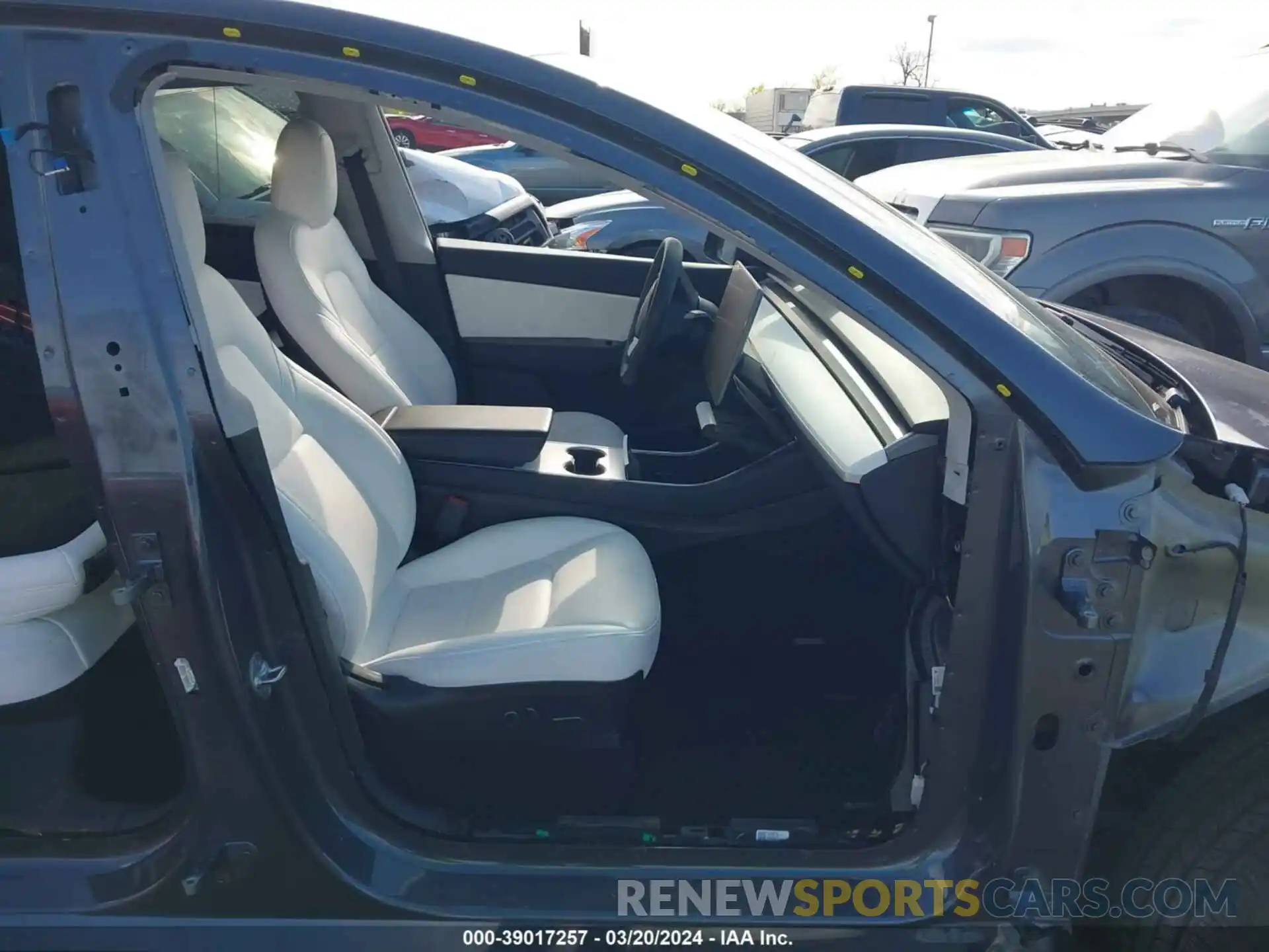 5 Photograph of a damaged car 5YJYGDEFXMF081437 TESLA MODEL Y 2021