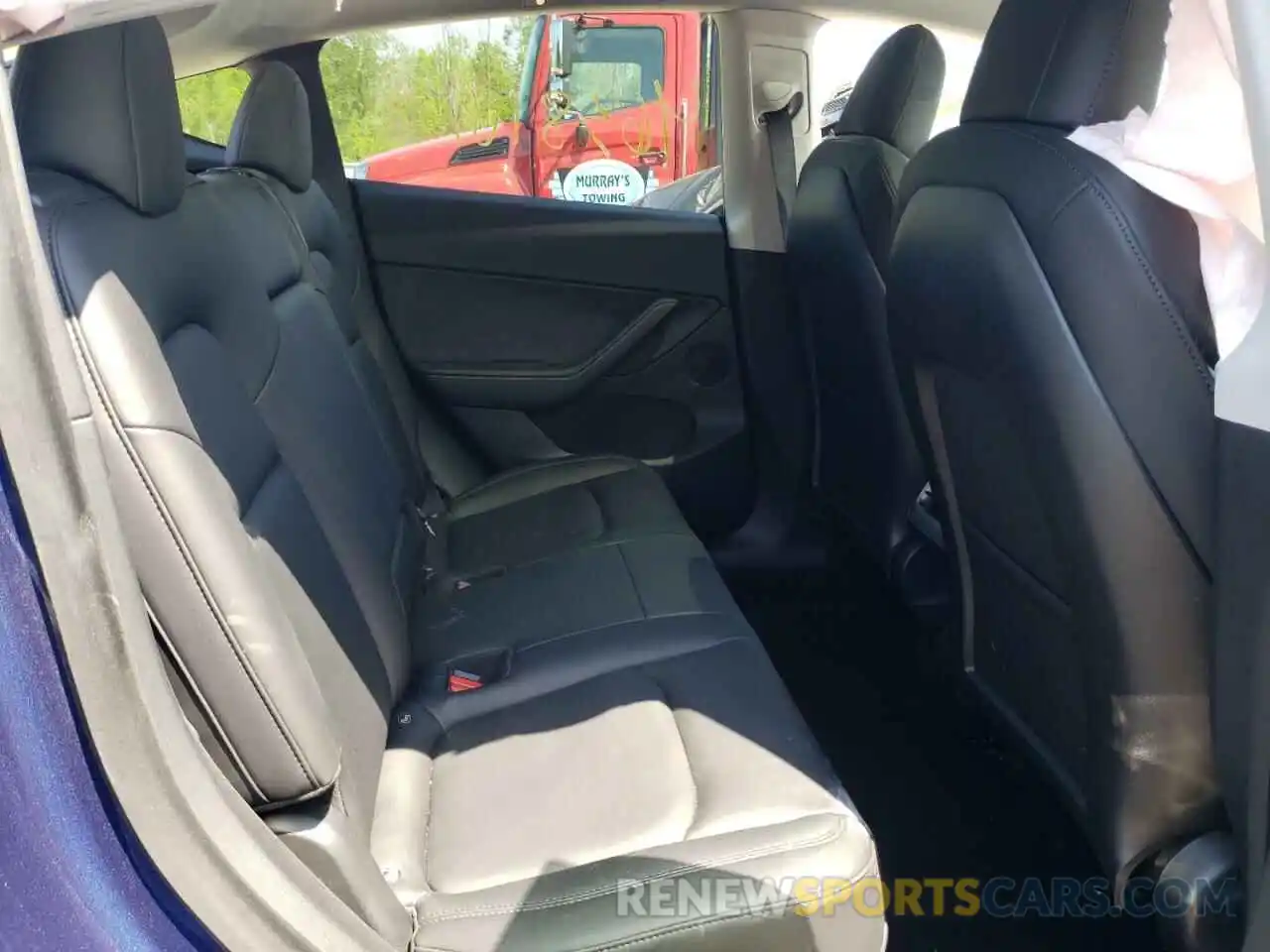 6 Photograph of a damaged car 5YJYGDEFXMF121533 TESLA MODEL Y 2021