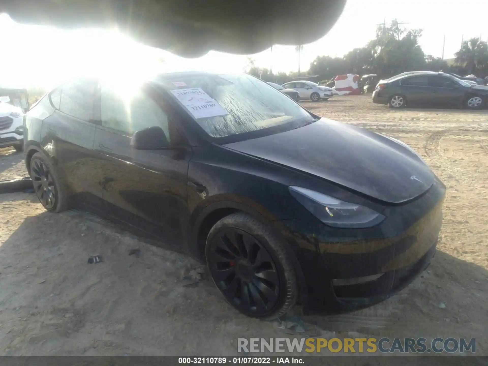 1 Photograph of a damaged car 5YJYGDEFXMF239792 TESLA MODEL Y 2021