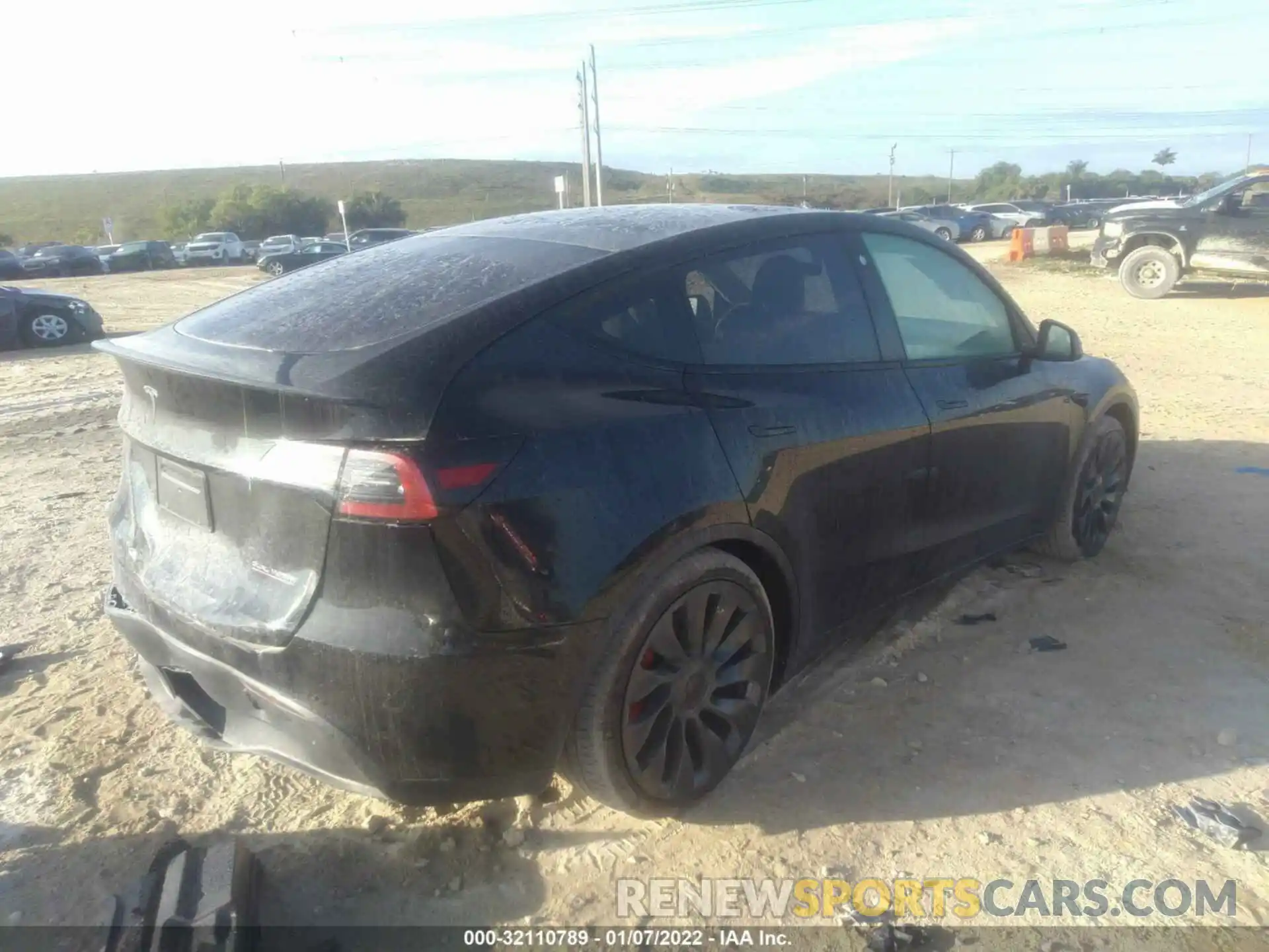 4 Фотография поврежденного автомобиля 5YJYGDEFXMF239792 TESLA MODEL Y 2021