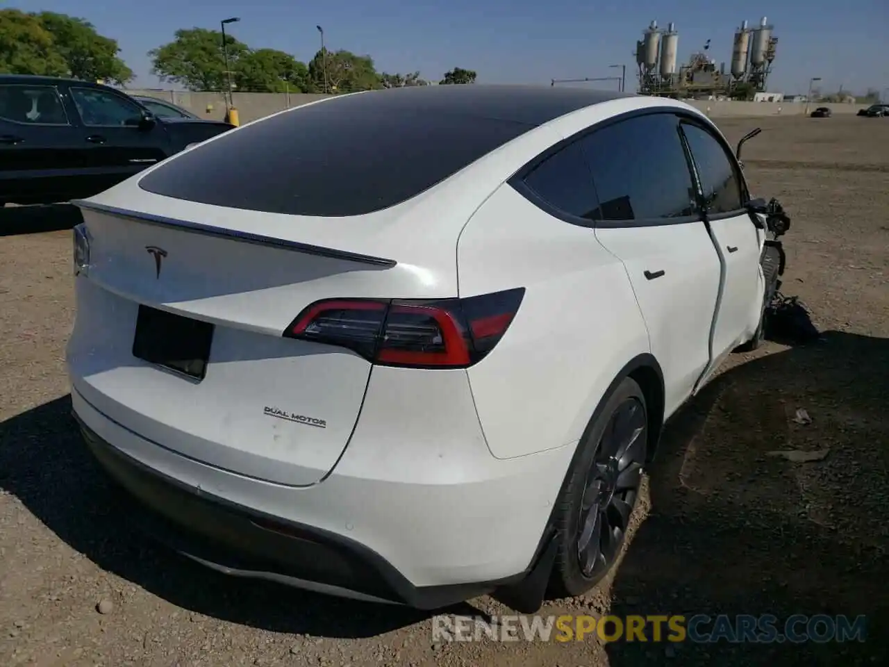 4 Photograph of a damaged car 5YJYGDEFXMF277863 TESLA MODEL Y 2021