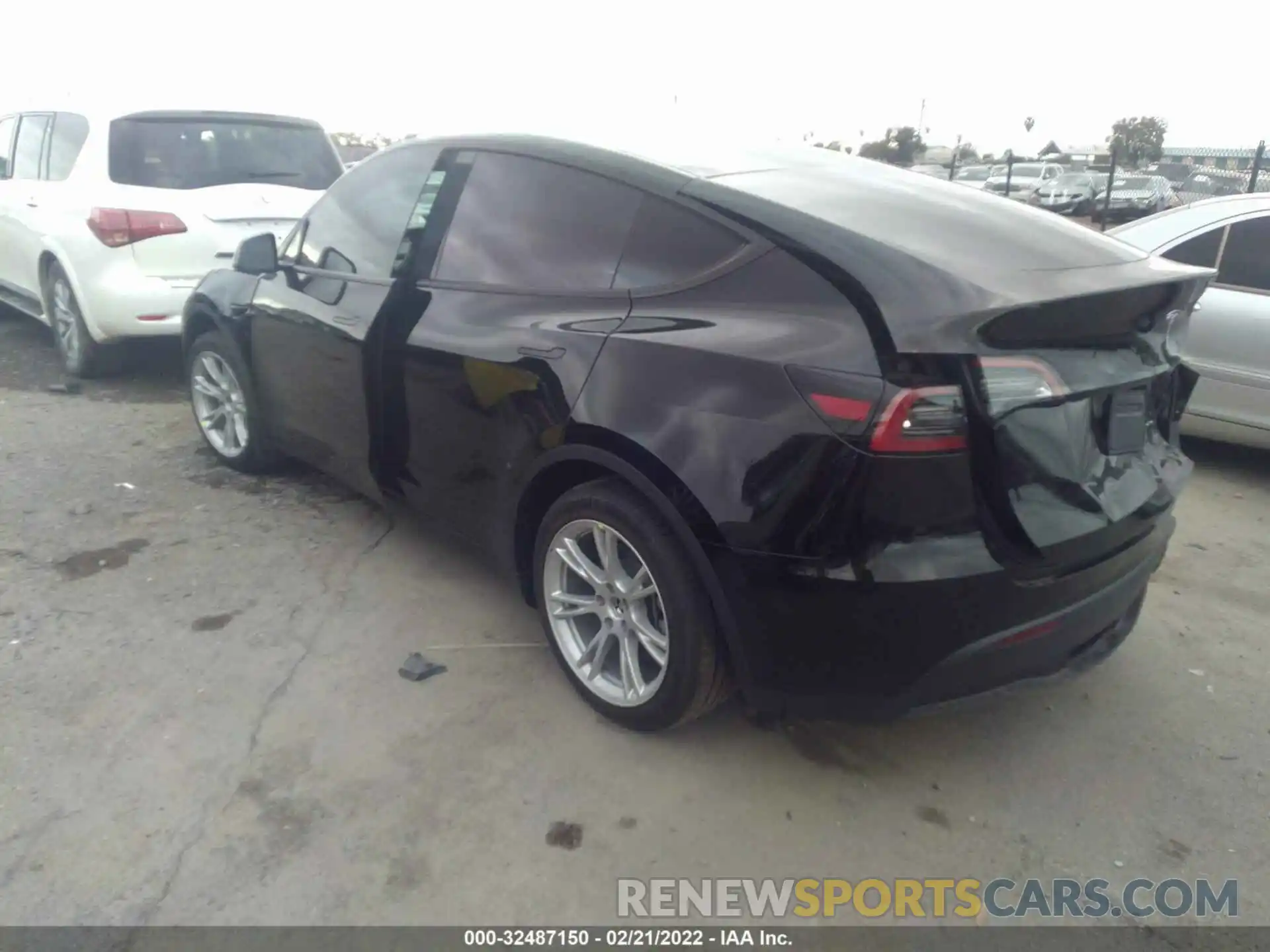 3 Photograph of a damaged car 7SAYGAEE0NF346604 TESLA MODEL Y 2022