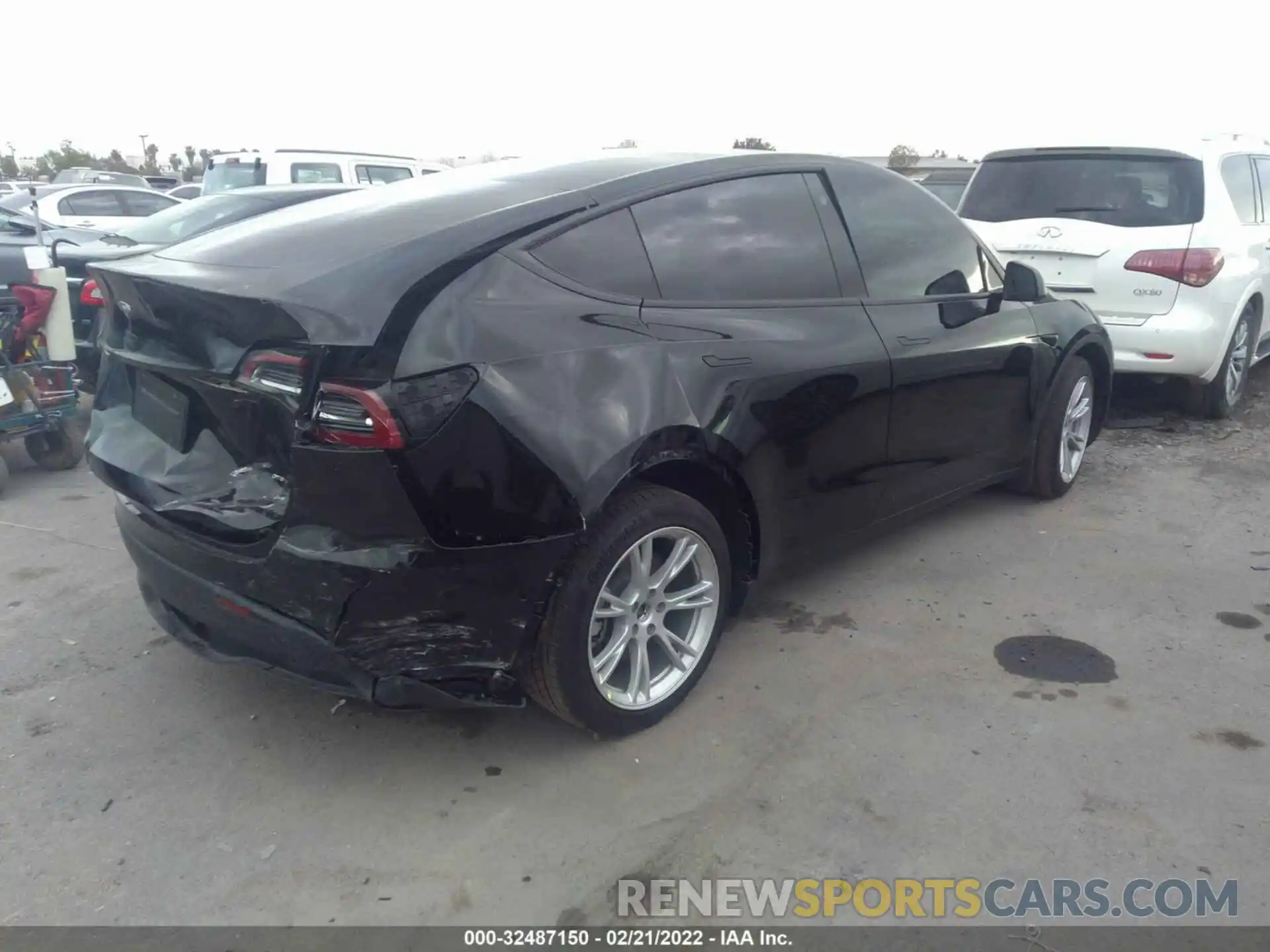 4 Photograph of a damaged car 7SAYGAEE0NF346604 TESLA MODEL Y 2022